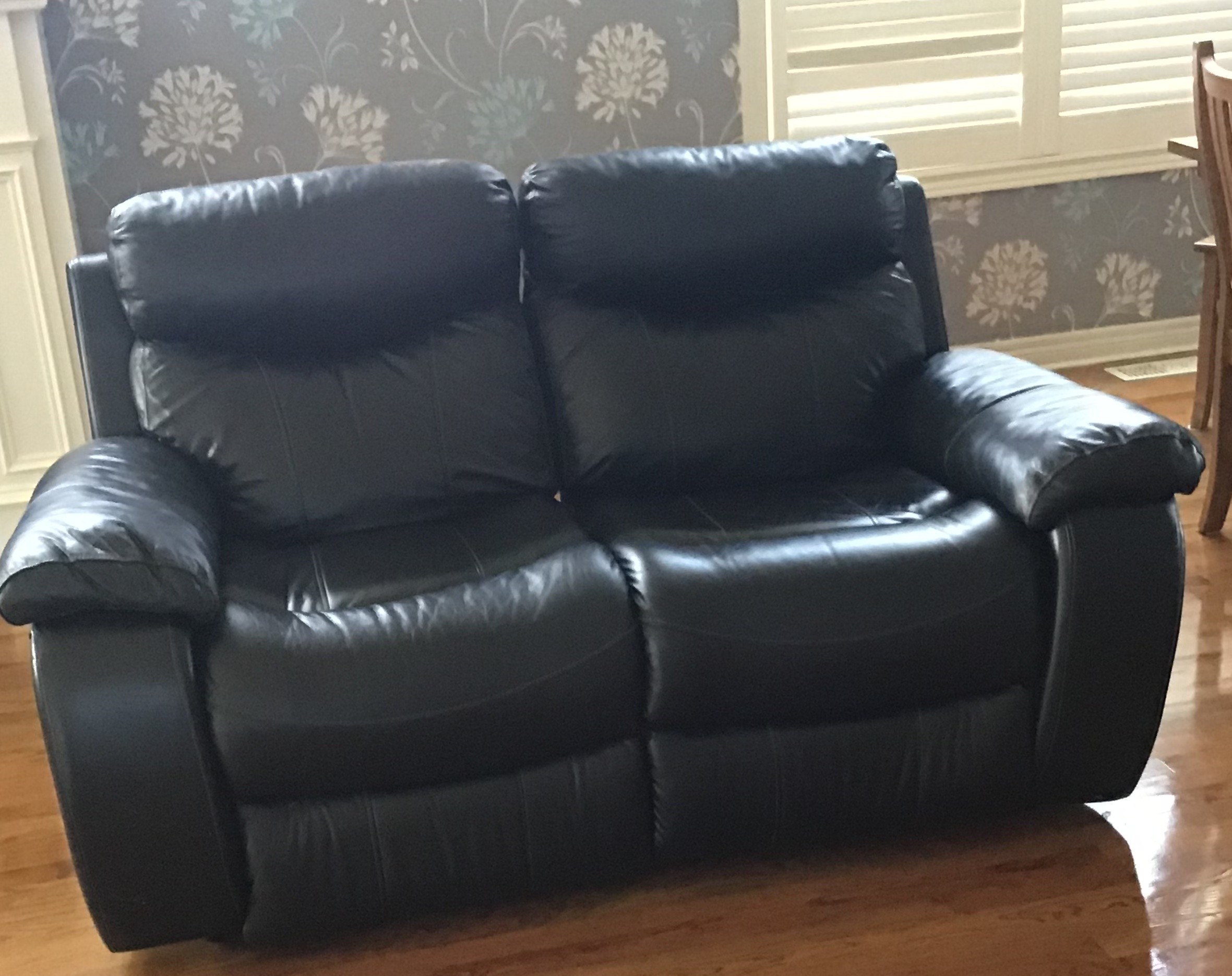 BLACK 2 SEATER LEATHER RECLINING SOFA