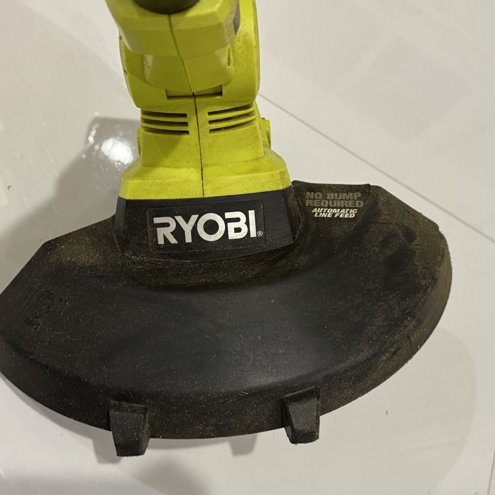 RYOBI 18V ONE+ Li-ion String Trimmer and Cordless Blower Kit - photo 4