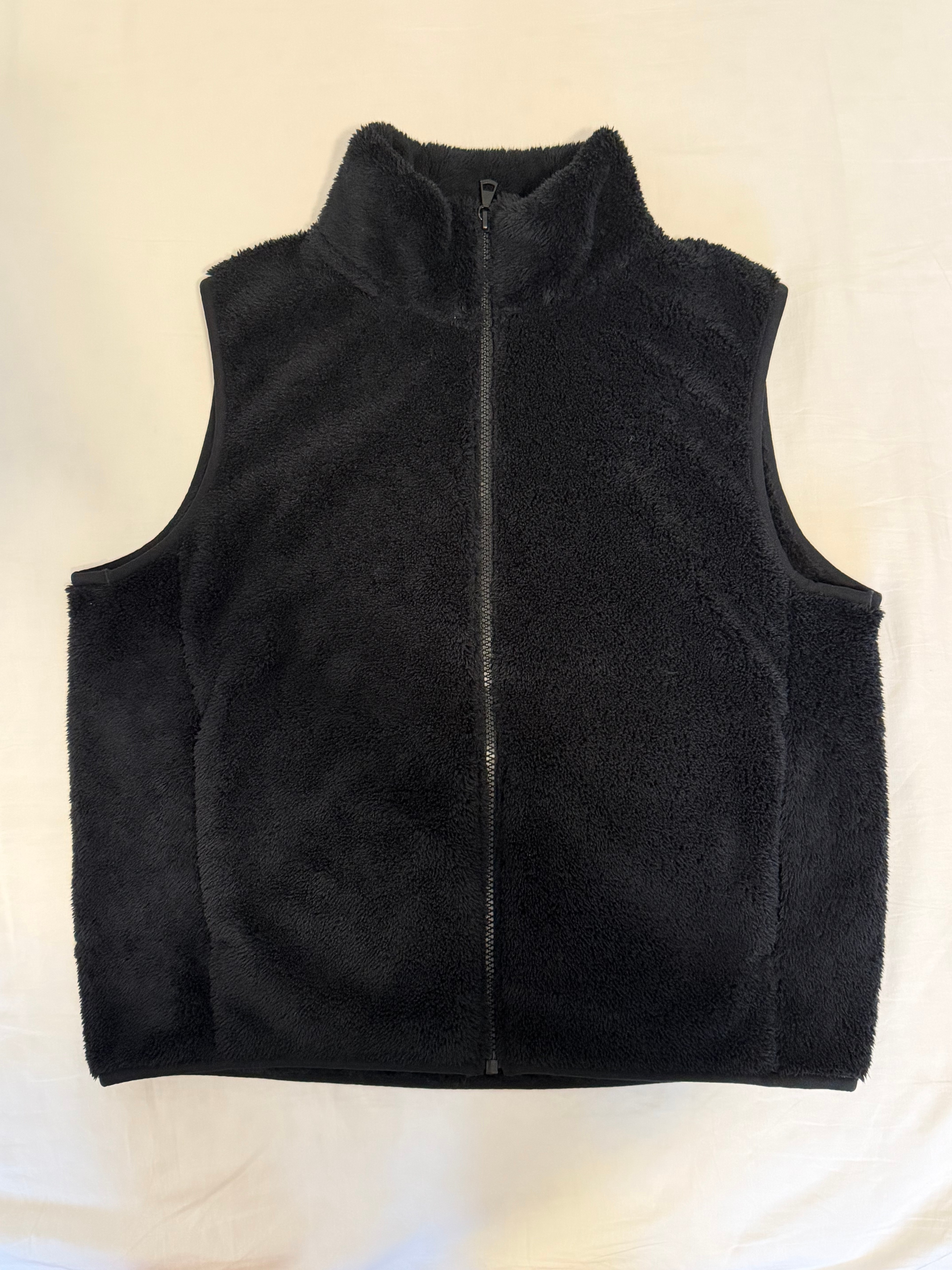 UNIQLO Fluffy Fleece Vest – Black – Size M - photo 2