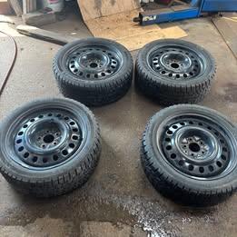 Hyundai Elantra 2023 winter Tires
