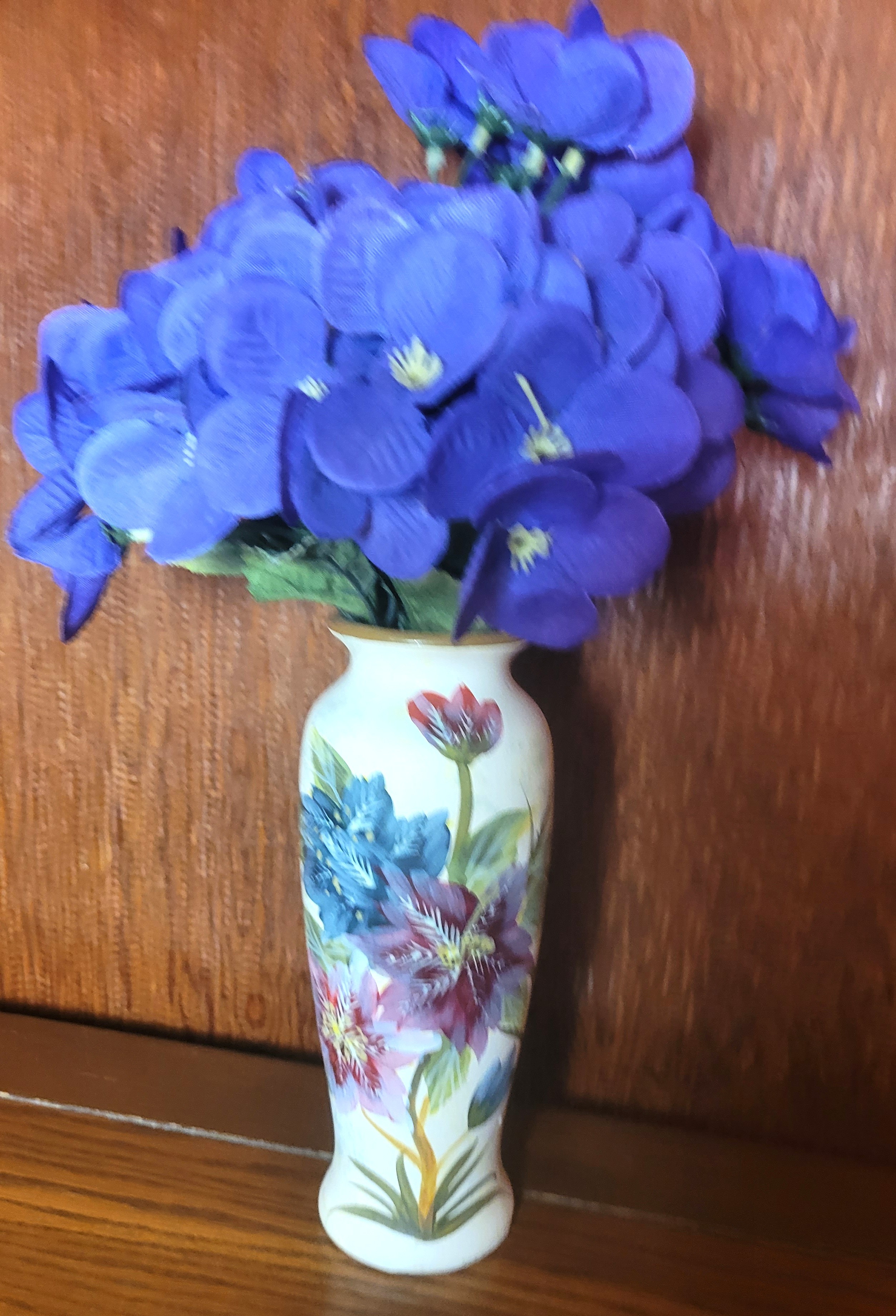 1970 Hand Painted Japanese Ceramic Vase Faux Purple Hydrangeas - photo 5