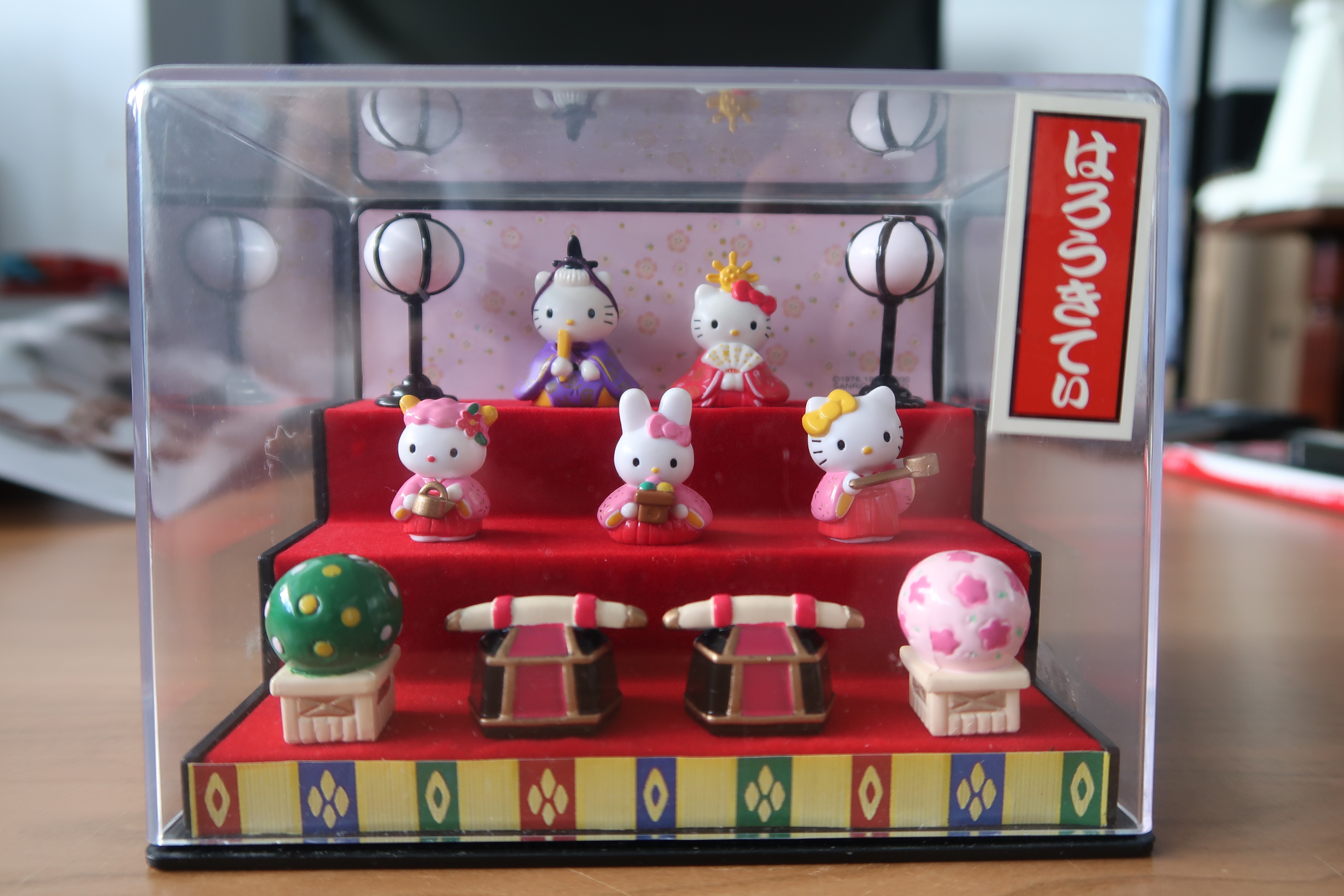Vintage Hello Kitty Hinamatsuri Doll Set Display Sanrio