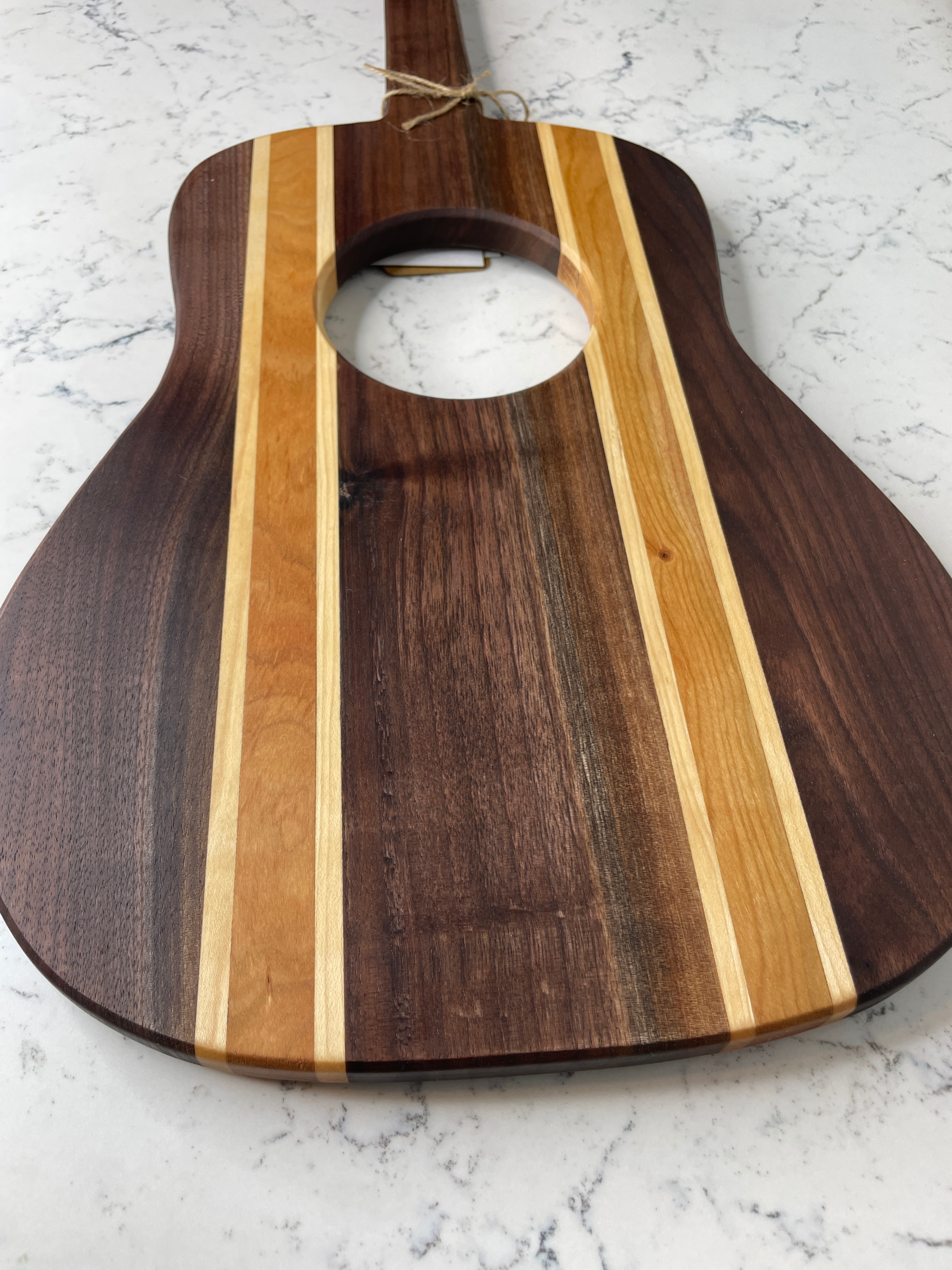 “Guitar’”-erie Board – Acoustic Guitar w/ Dipping Bowl (Walnut) - photo 5