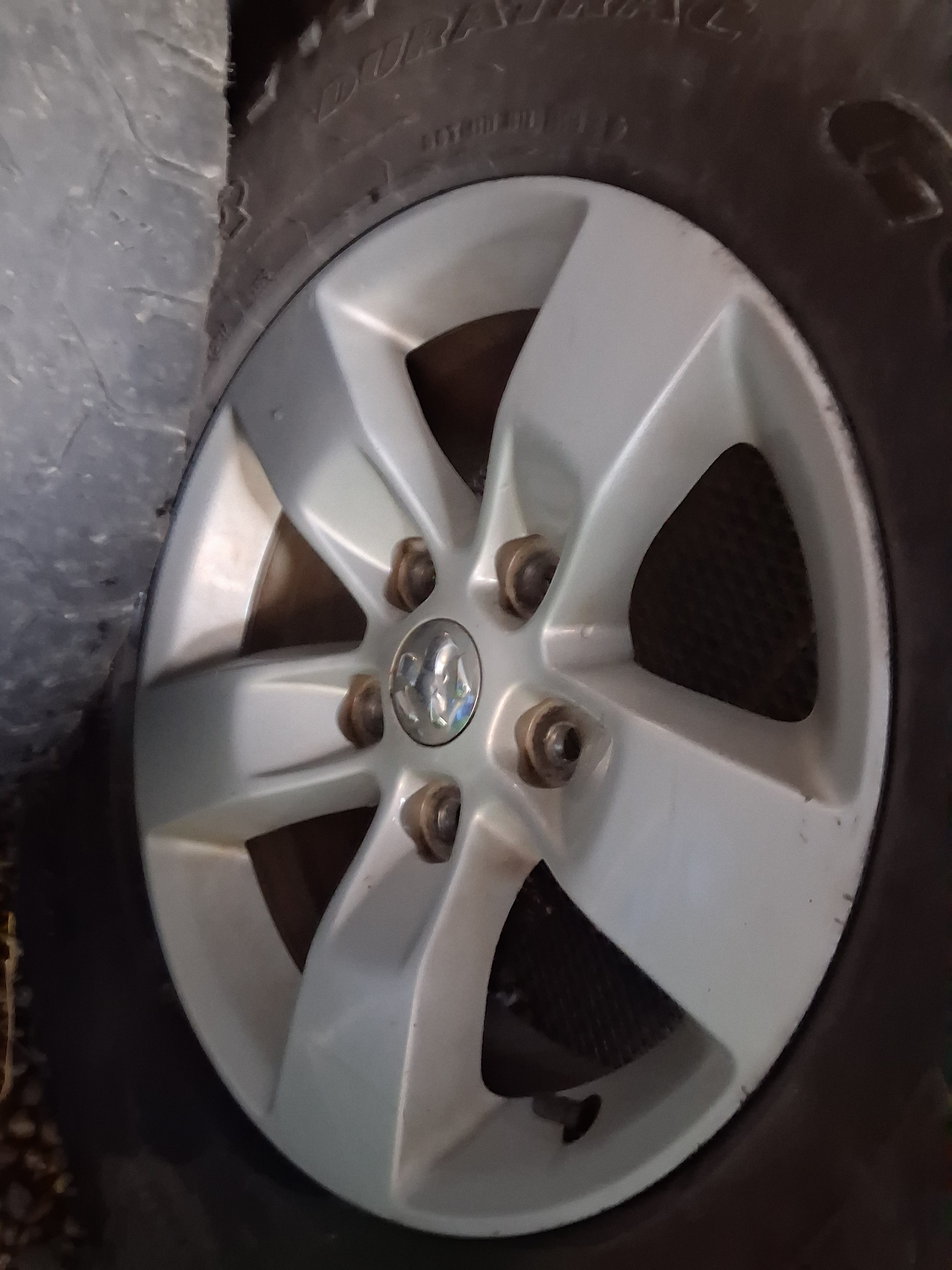 4 RAM 1500 OEM Rims (17inch) - photo 2