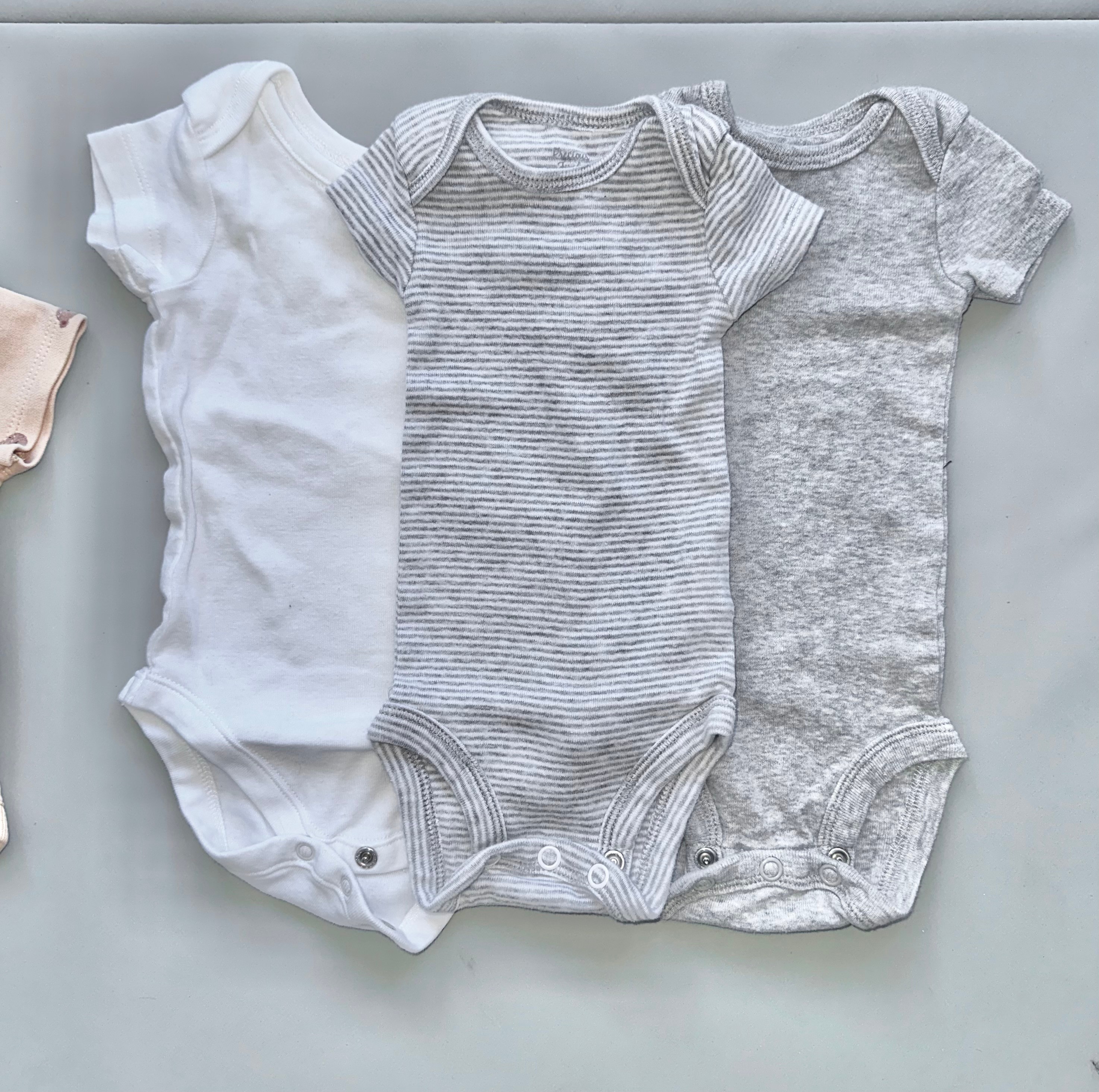 Baby Short Sleeve Bodysuits Tees Bundle - Newborn - photo 3