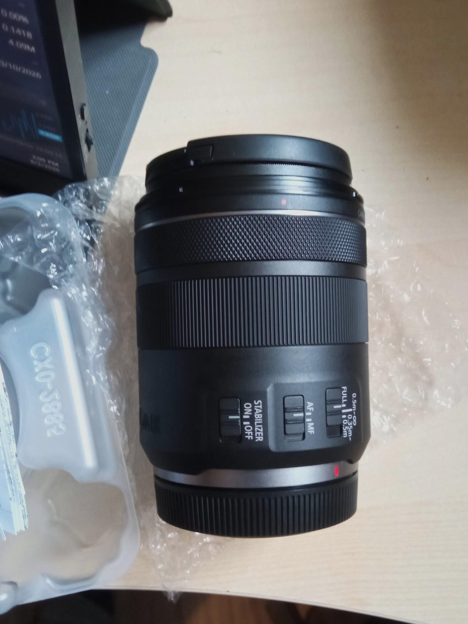 Canon EOS RP + Canon RF 85mm f/2 Macro IS STM - photo 2