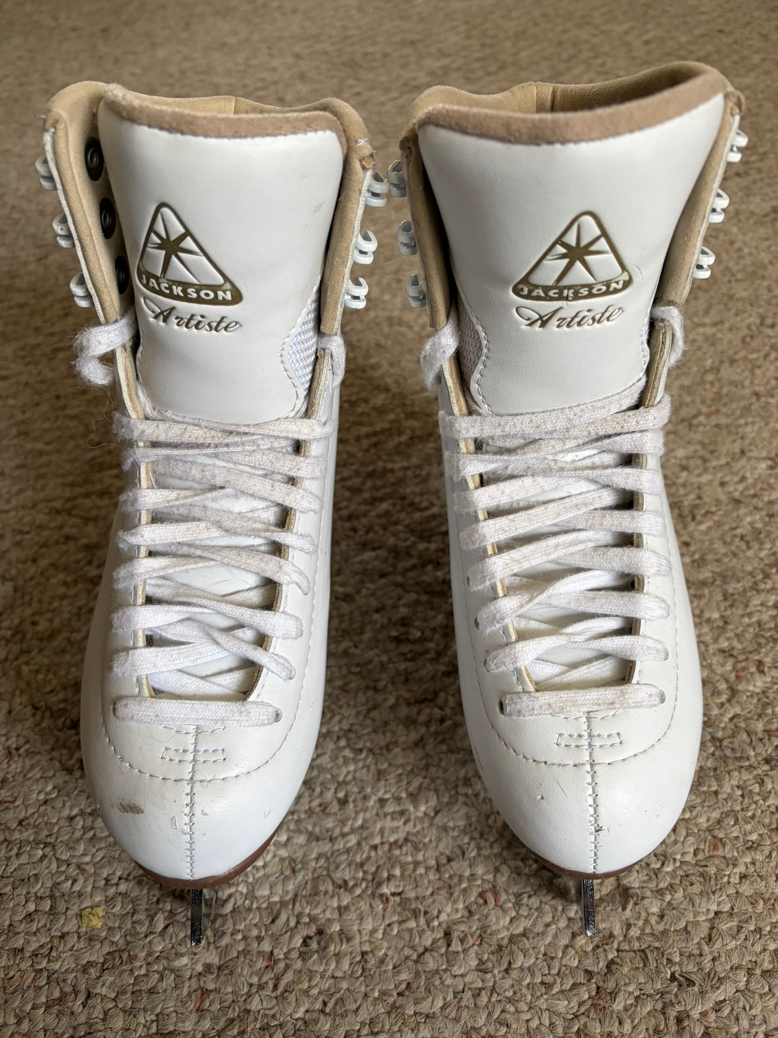 ⛸️ JACKSON ARTISTE FIGURE SKATES — JUNIOR SIZE 3 — $75 ⛸️