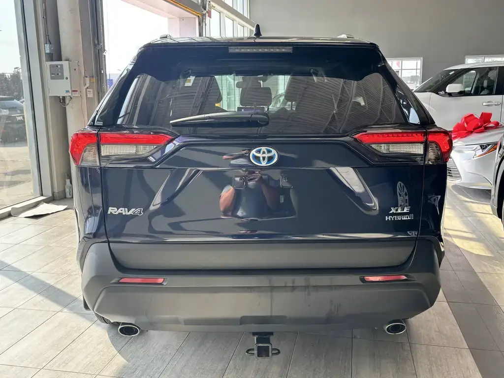 2023 Toyota RAV4 Hybrid - photo 5