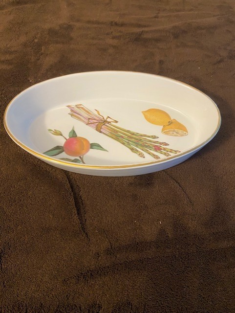 Vintage  Royal Worcester "Evesham Gold" Open Oval Baker (26cm)