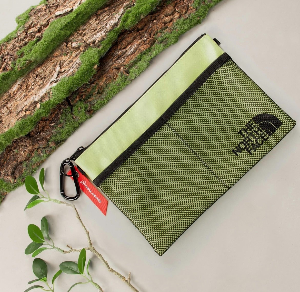 The North Face Travel Pouch Bag Airline Amenity Kit NEW - photo 2