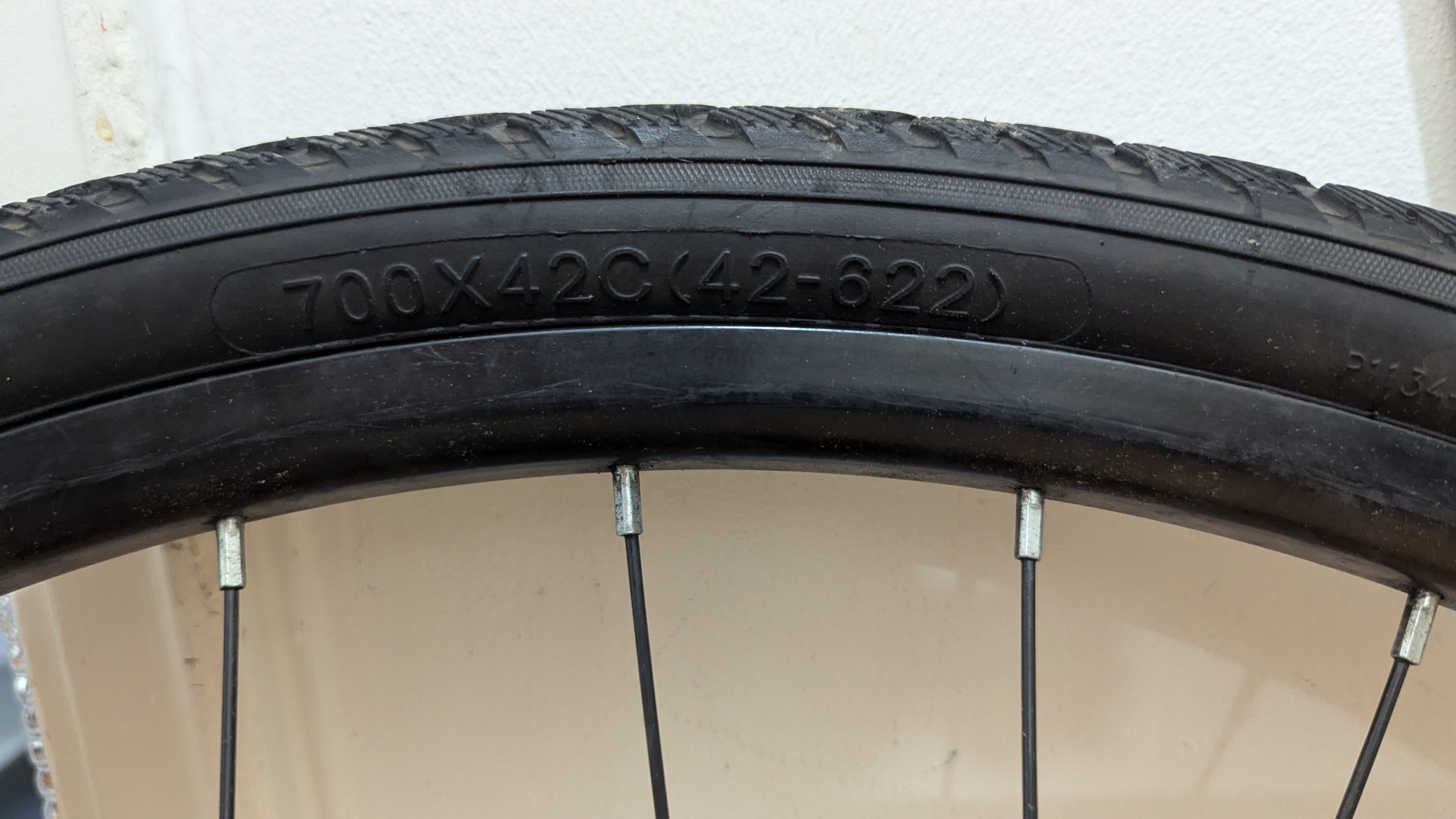 Used 700x42C (42-622) REAR Wheel Bike Bicycle with Disc Brake - photo 2
