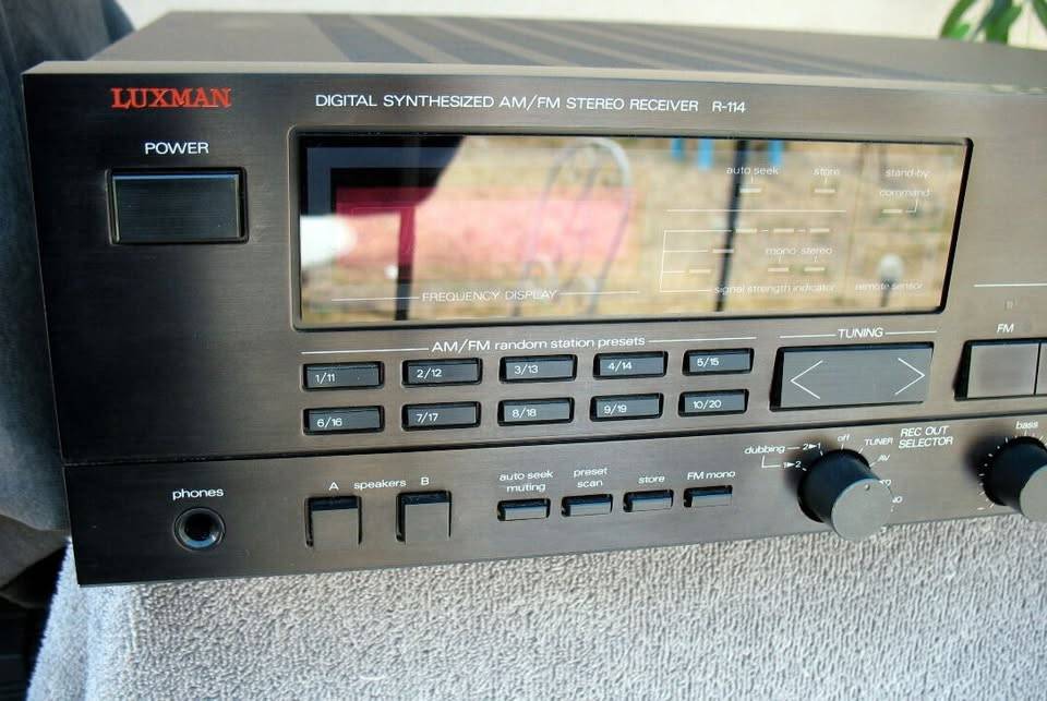 Luxman R-114 Receiver. Like New!
