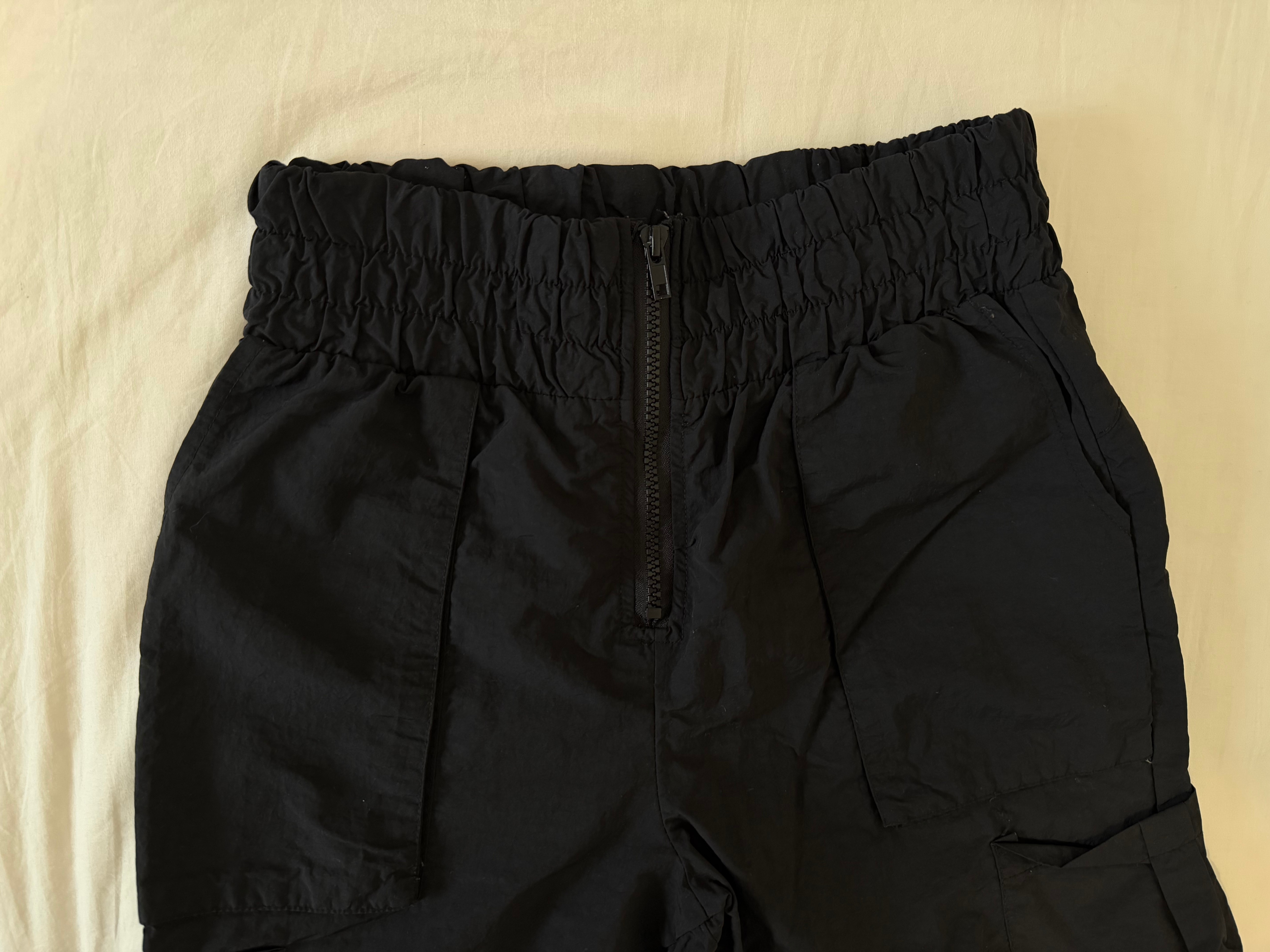 Women Black Wide-Leg Cargo Pants – Elastic Waist - photo 3