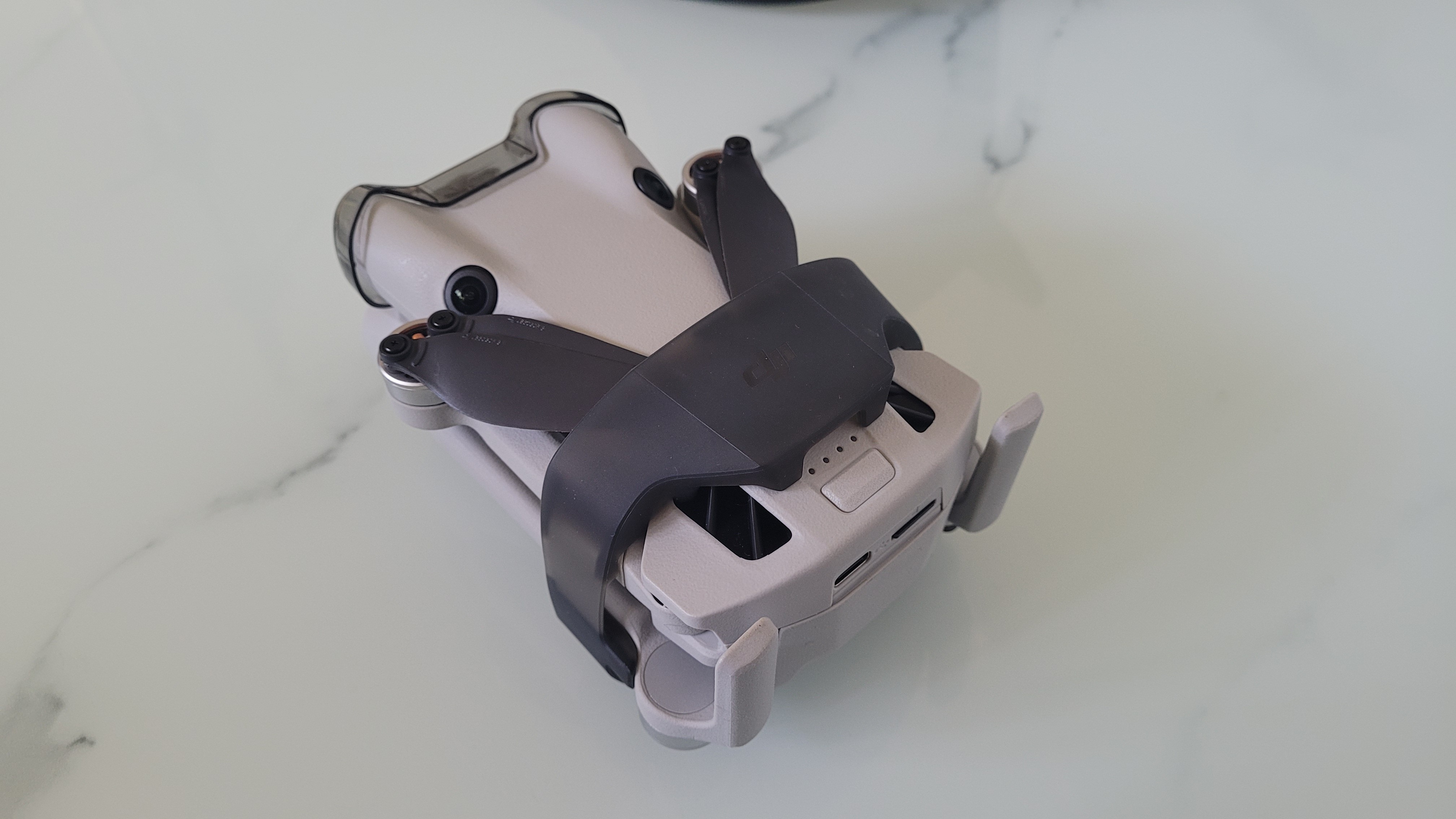 DJI Mini 4 Pro + RC 2 - Fly More Combo Plus CA$1,175 - photo 5