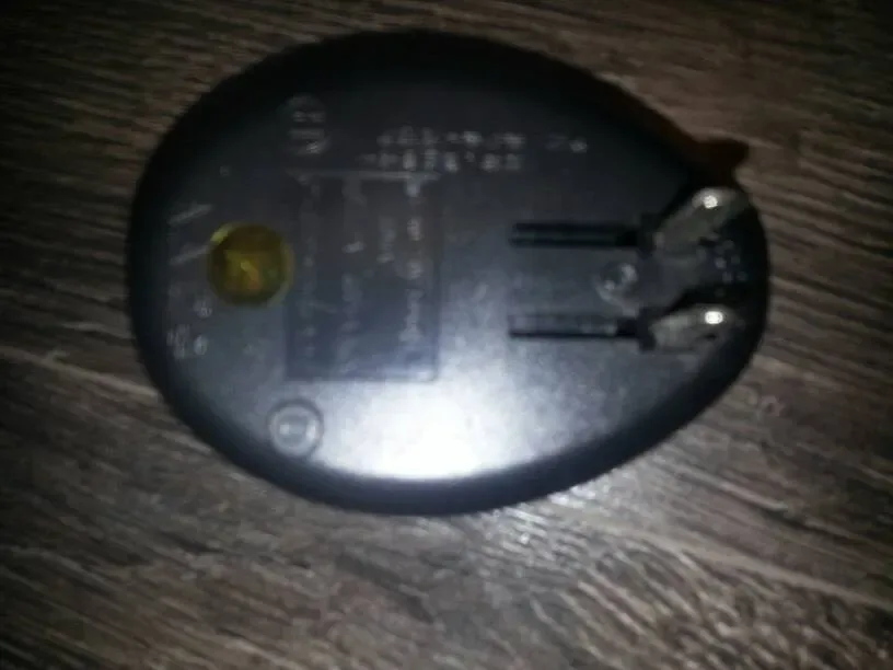 Universal Phone Battery Charger - photo 3