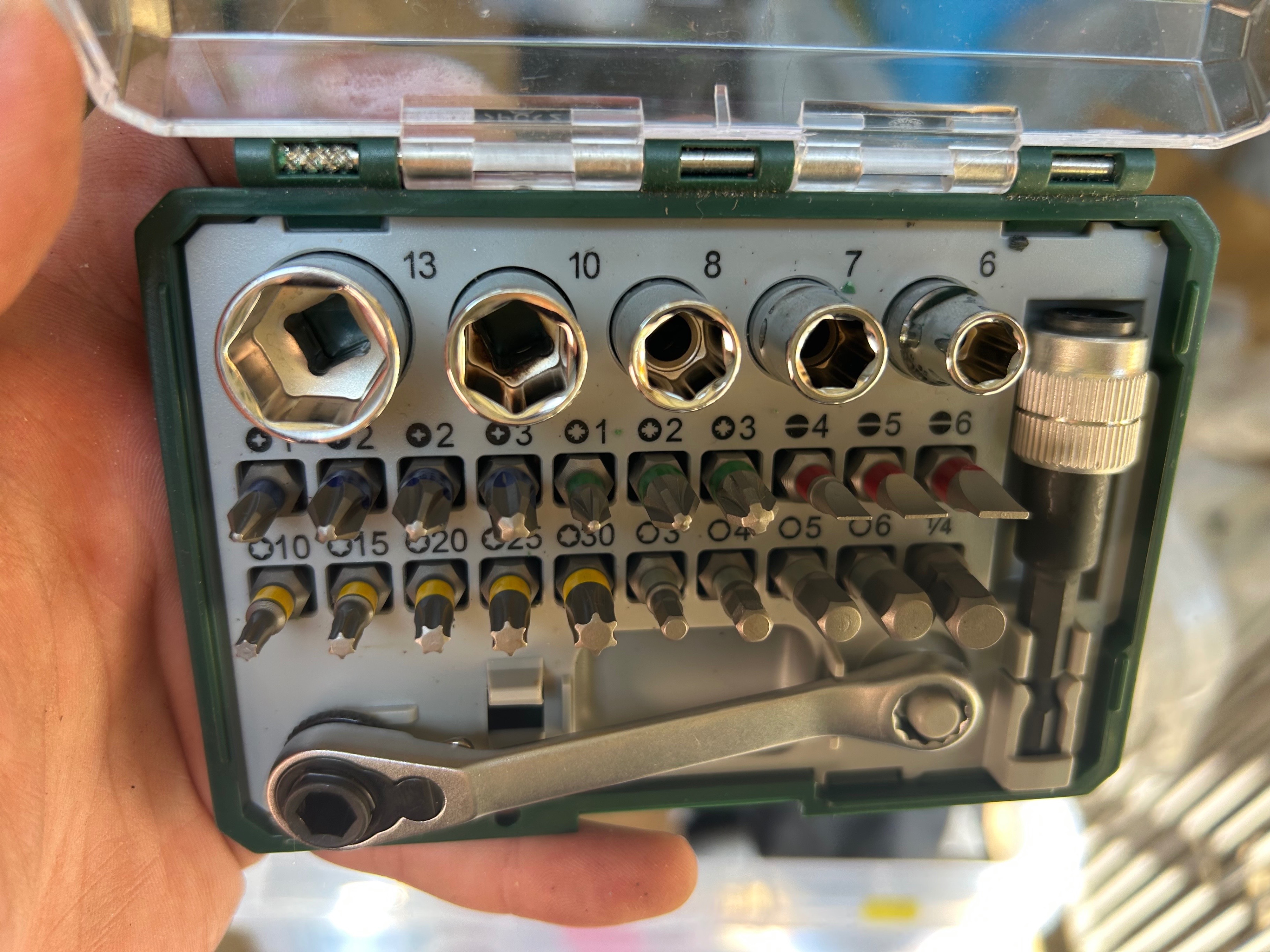 Bosch Ratchet Screwdriver Kit - photo 3