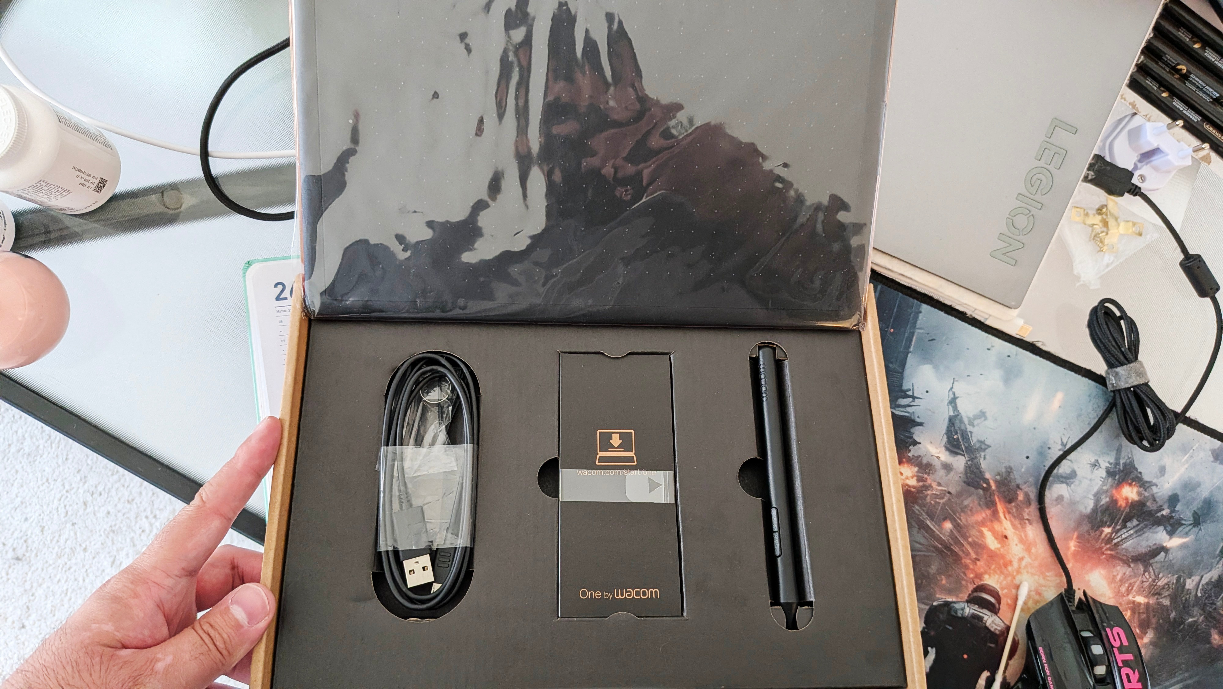 One by Wacom Medium Creative Pen Tablet (CTL-672) - Boxed - photo 3