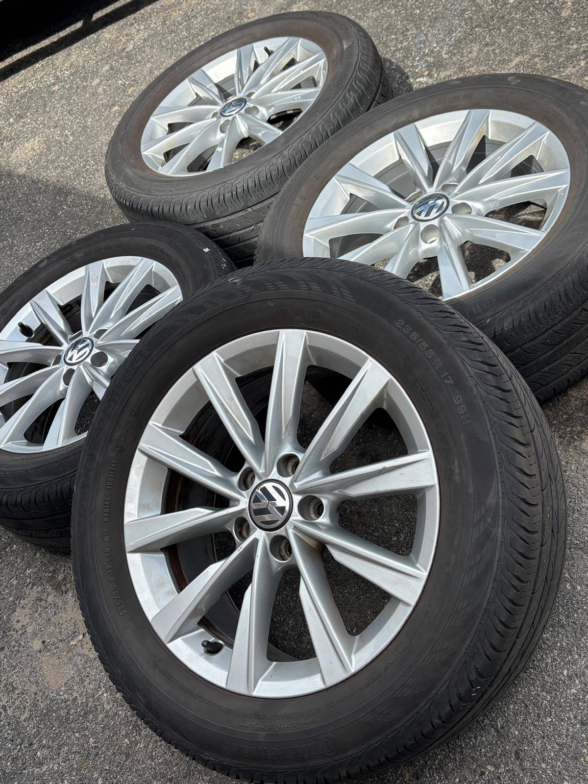 17”VW Tiguan/Passat/Beetle/Audi Q3 (5x112)+235/55/R17 Continenta