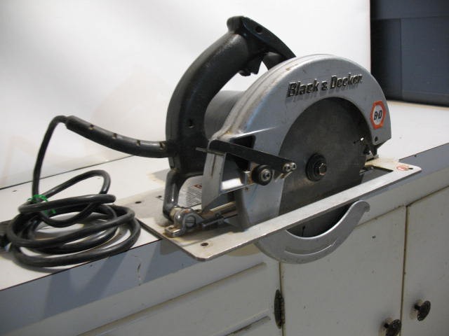 Black and Decker Corded 8 Inch Circular Saw - photo 4