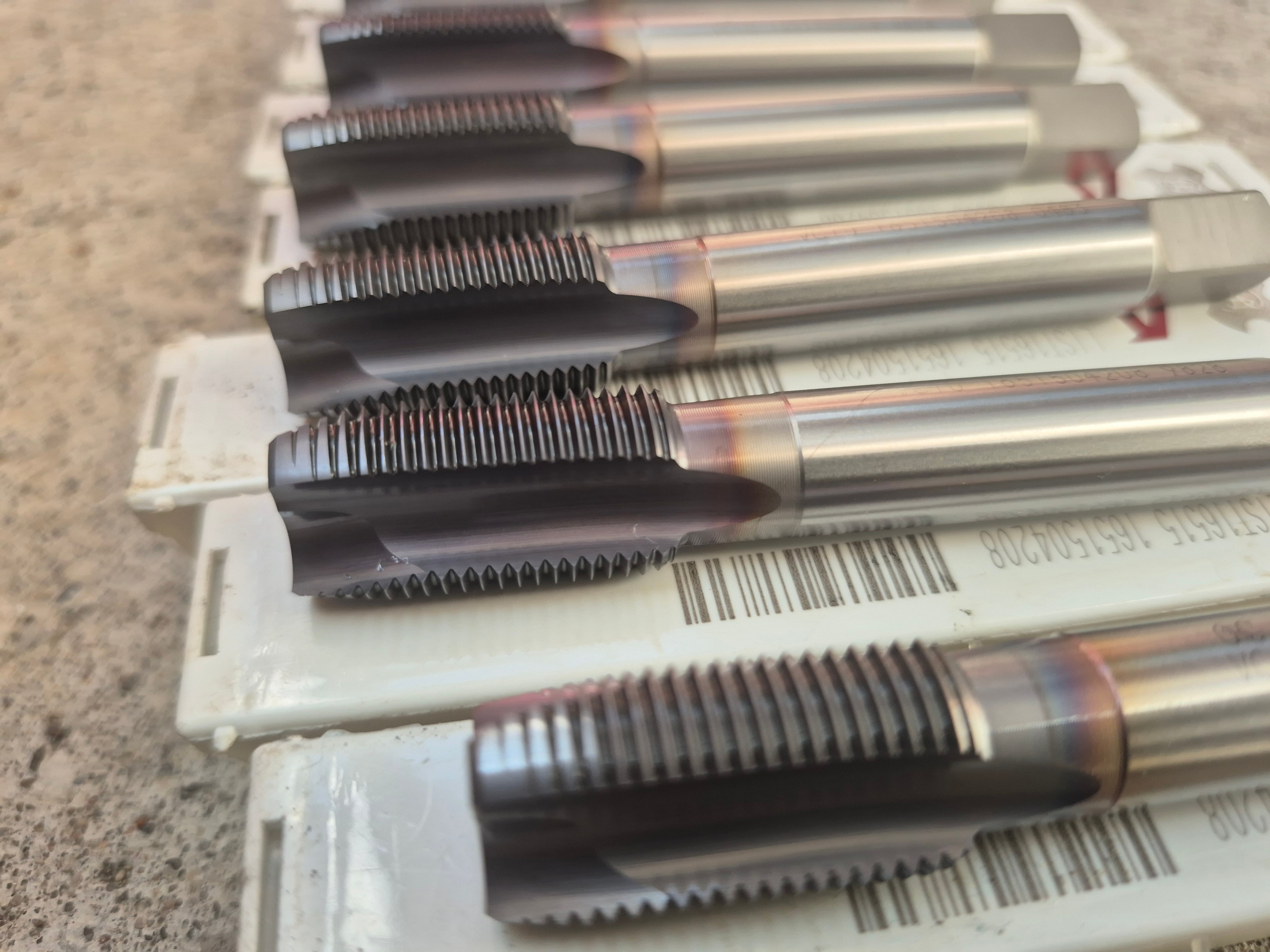 OSG 5/8"-18 UNF Spiral Point Taps - photo 5