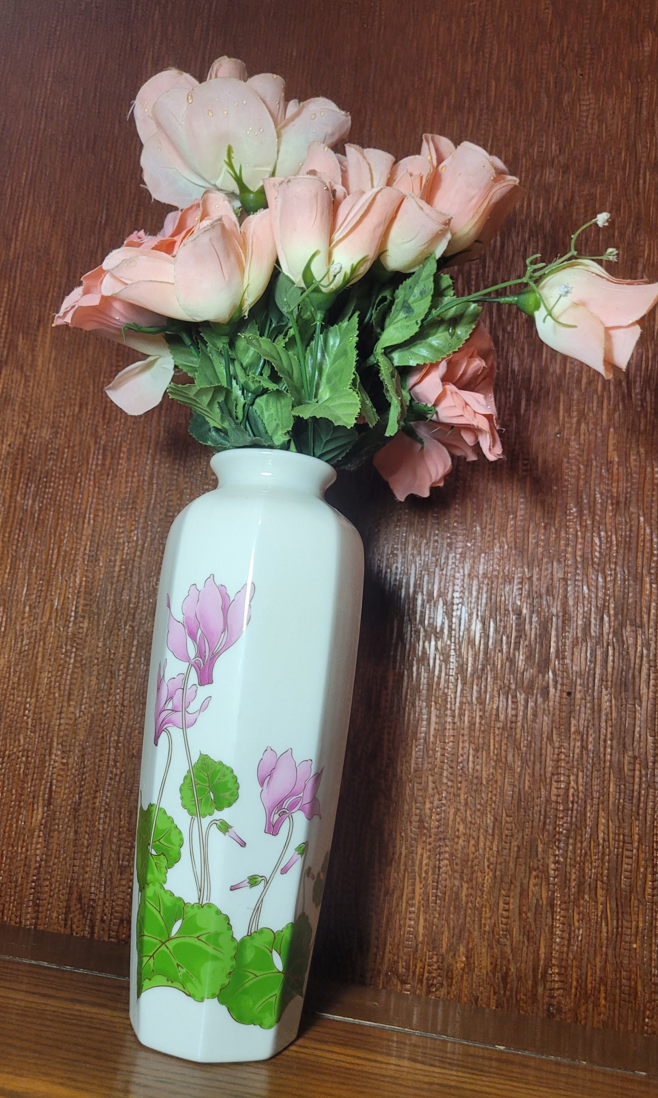 1970s Otagiri Japan Hexagonal Cyclamen Porcelain Vase Floral - photo 2