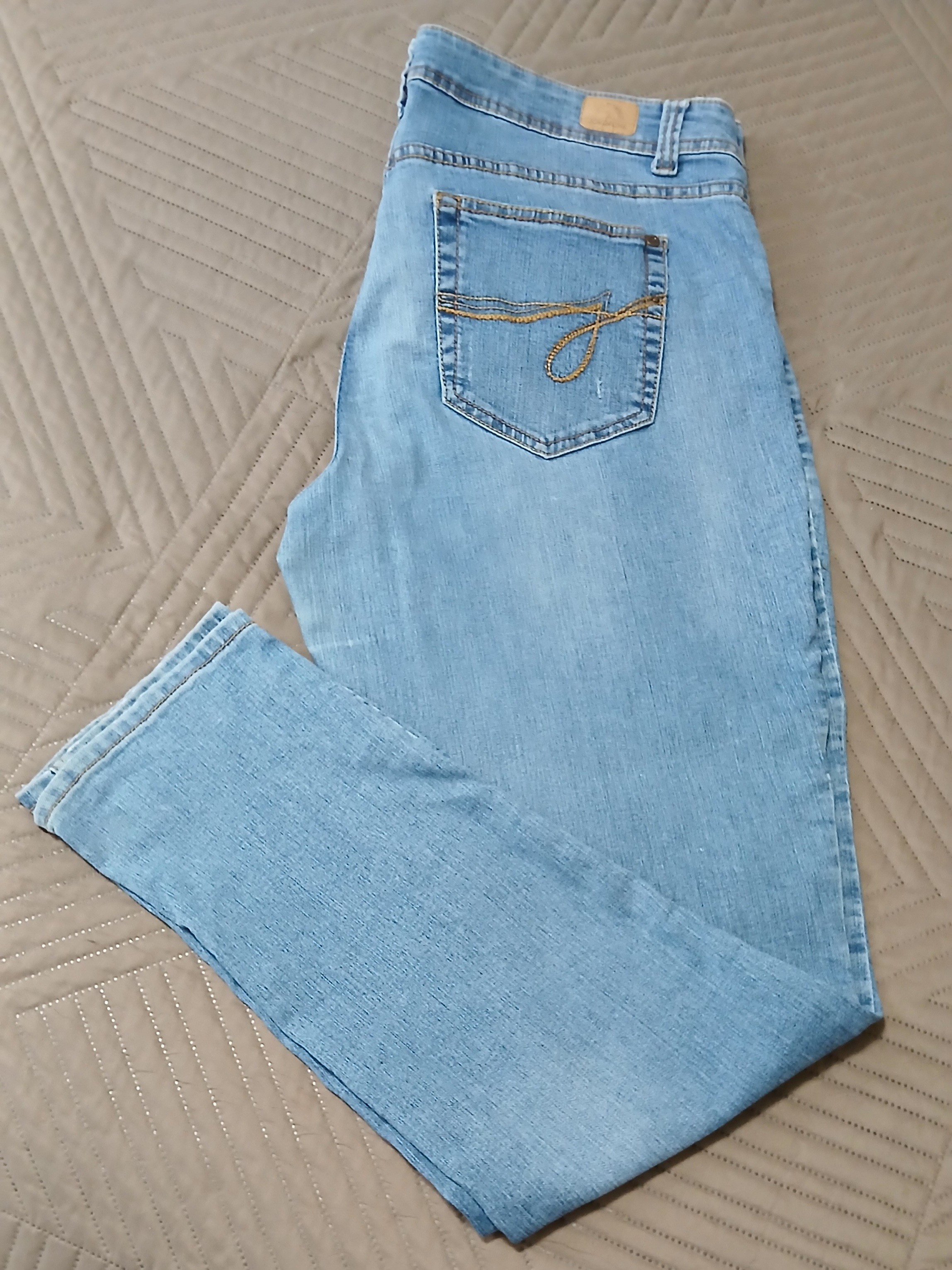 Ricki's Floral Blouse and Jordache Jeans Bundle - photo 3