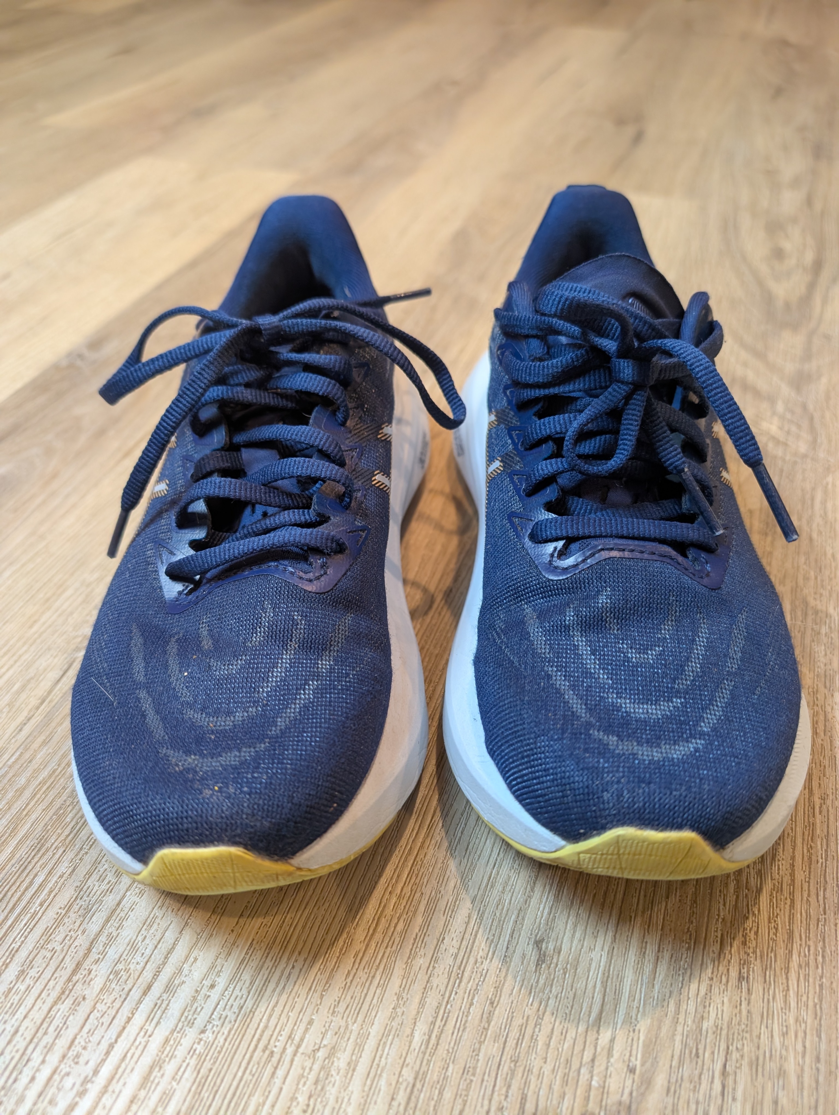 ASICS GT-2000 13 - Women's 6.5 (US) - Navy Blue / Gold