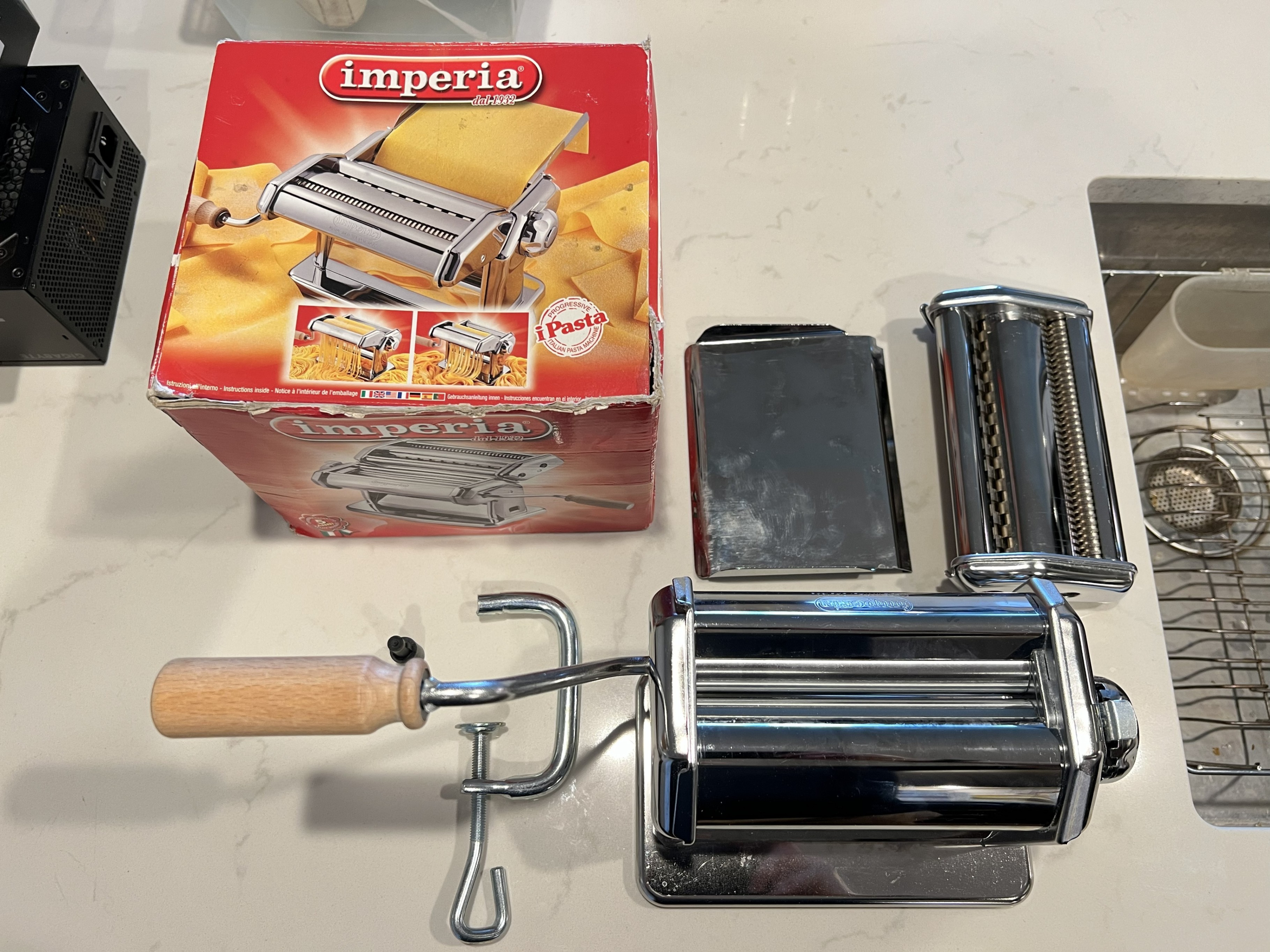 Imperia Pasta Machine (w/ Fettucine & Tagliatelle accessory) - photo 4