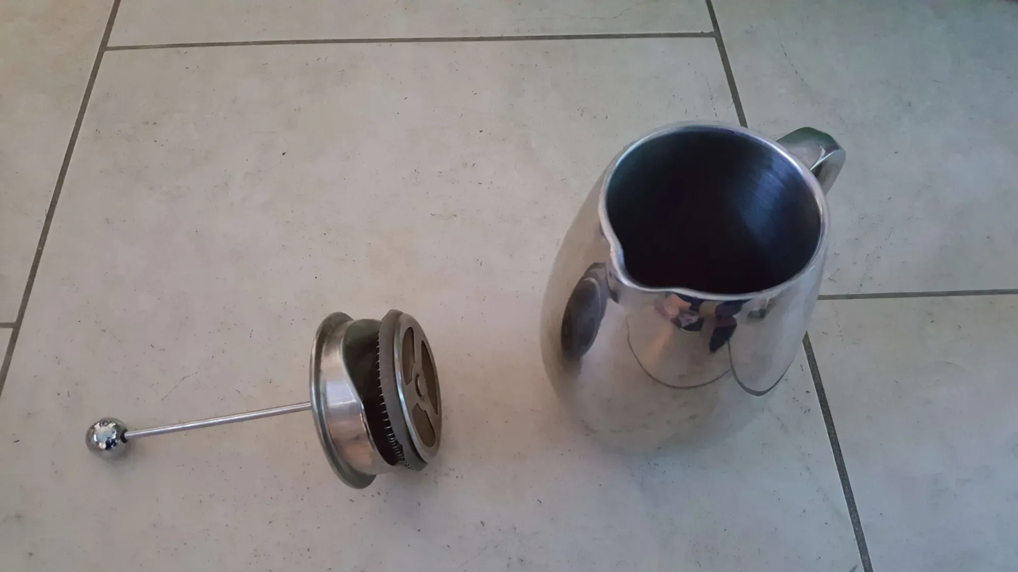 stainless steel "French Press" style caraffe for tea or coffee
