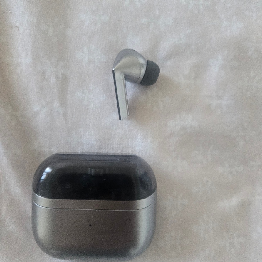 Samsung Galaxy Buds3 Pro – Right Earbud + Charging Case - photo 2