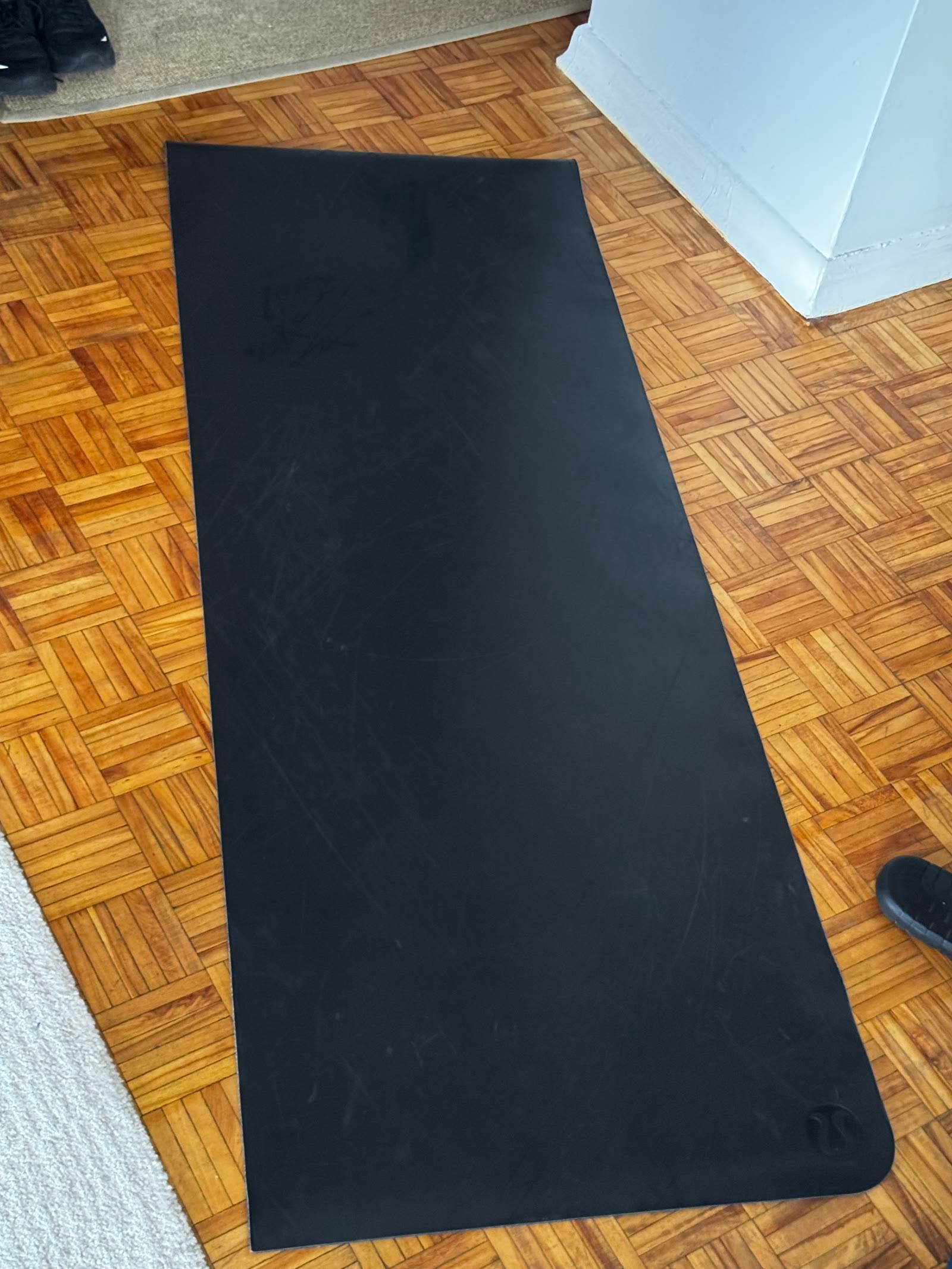 Lululemon Yoga Mat, 70" with Carry Strap - photo 2