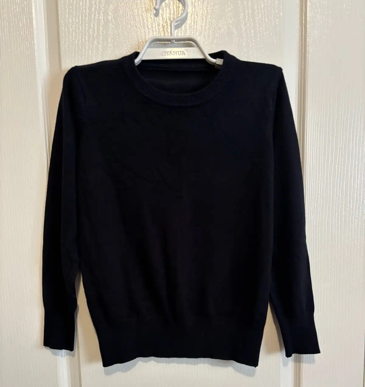 Women’s Black Crew Neck Knit Sweater – Long Sleeve