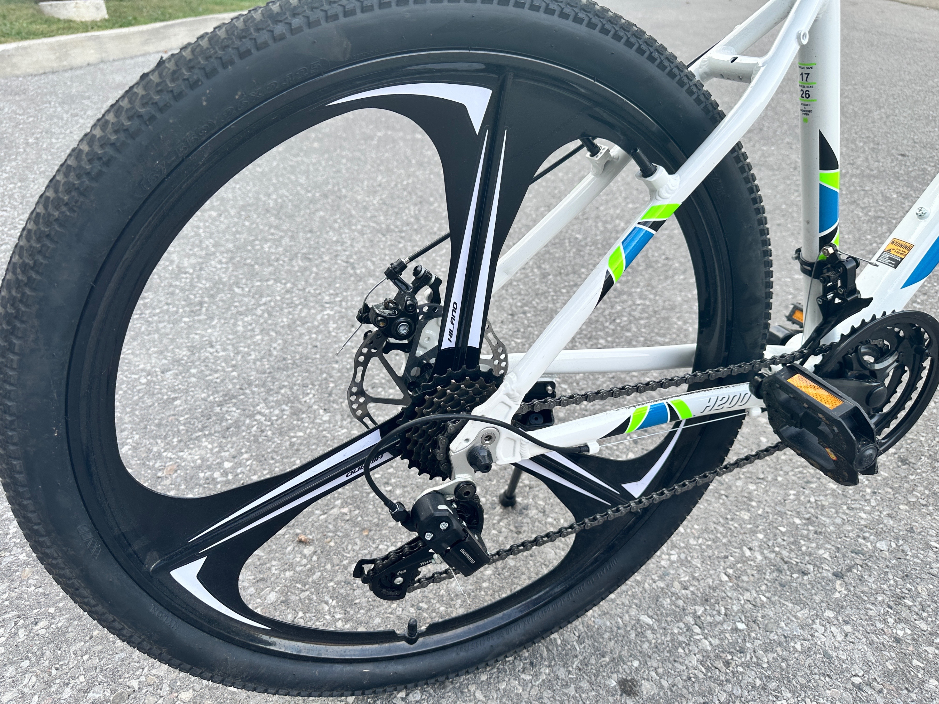 HILAND 26'' Mountain Bike 3-Spokes 21-Speeds Drivetrain Disc-Bra - photo 2