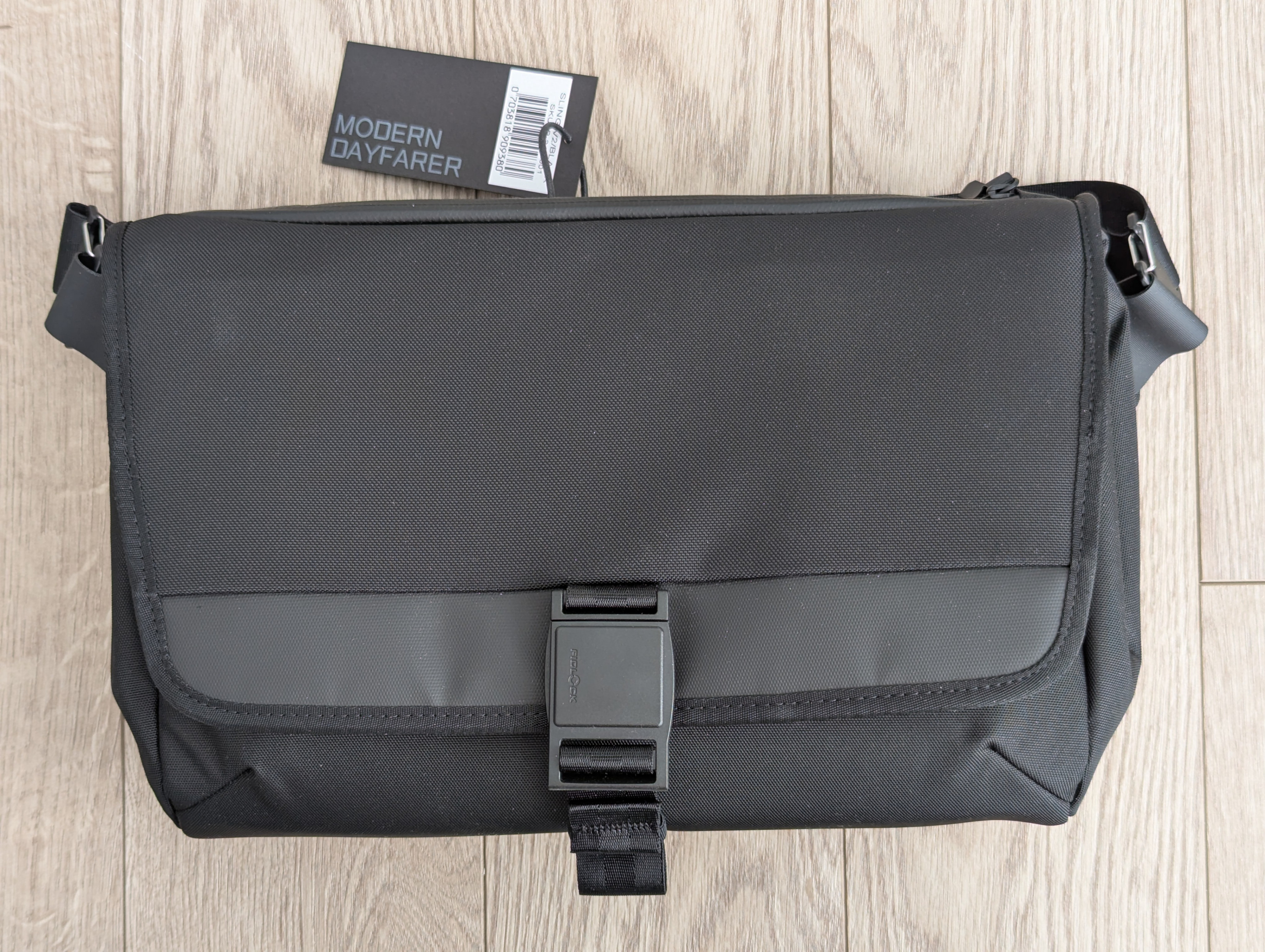 Modern DAYFARER V2 EDC Sling Bag - Brand New with Tag
