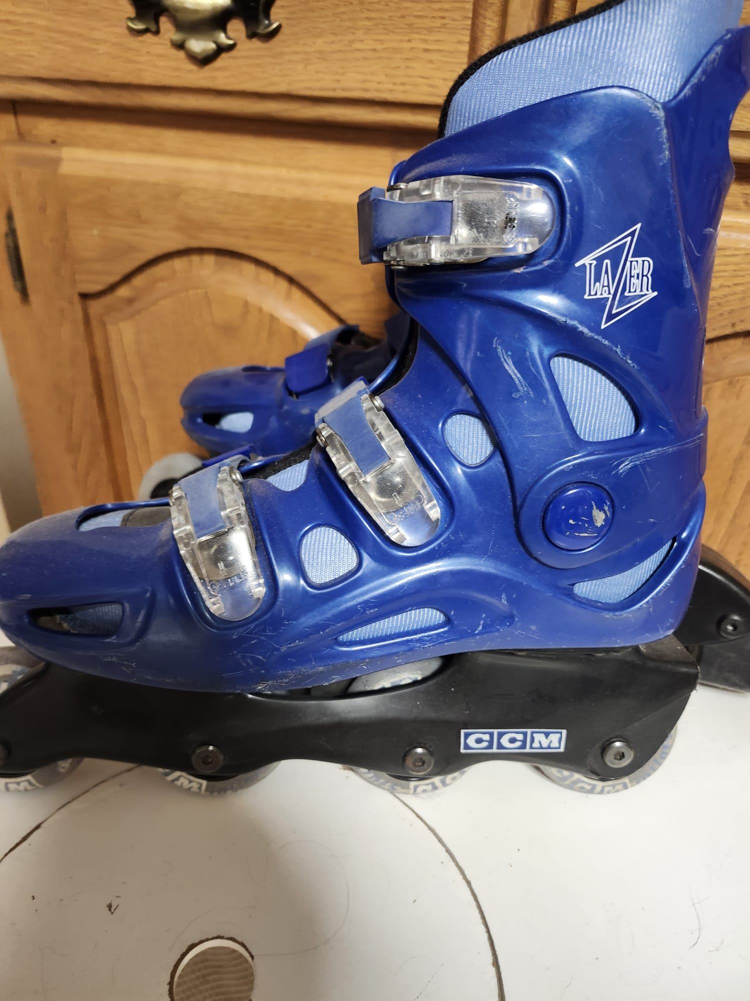 CCM Lazr Inline Roller Blades Size 6 – Good Condition - photo 2