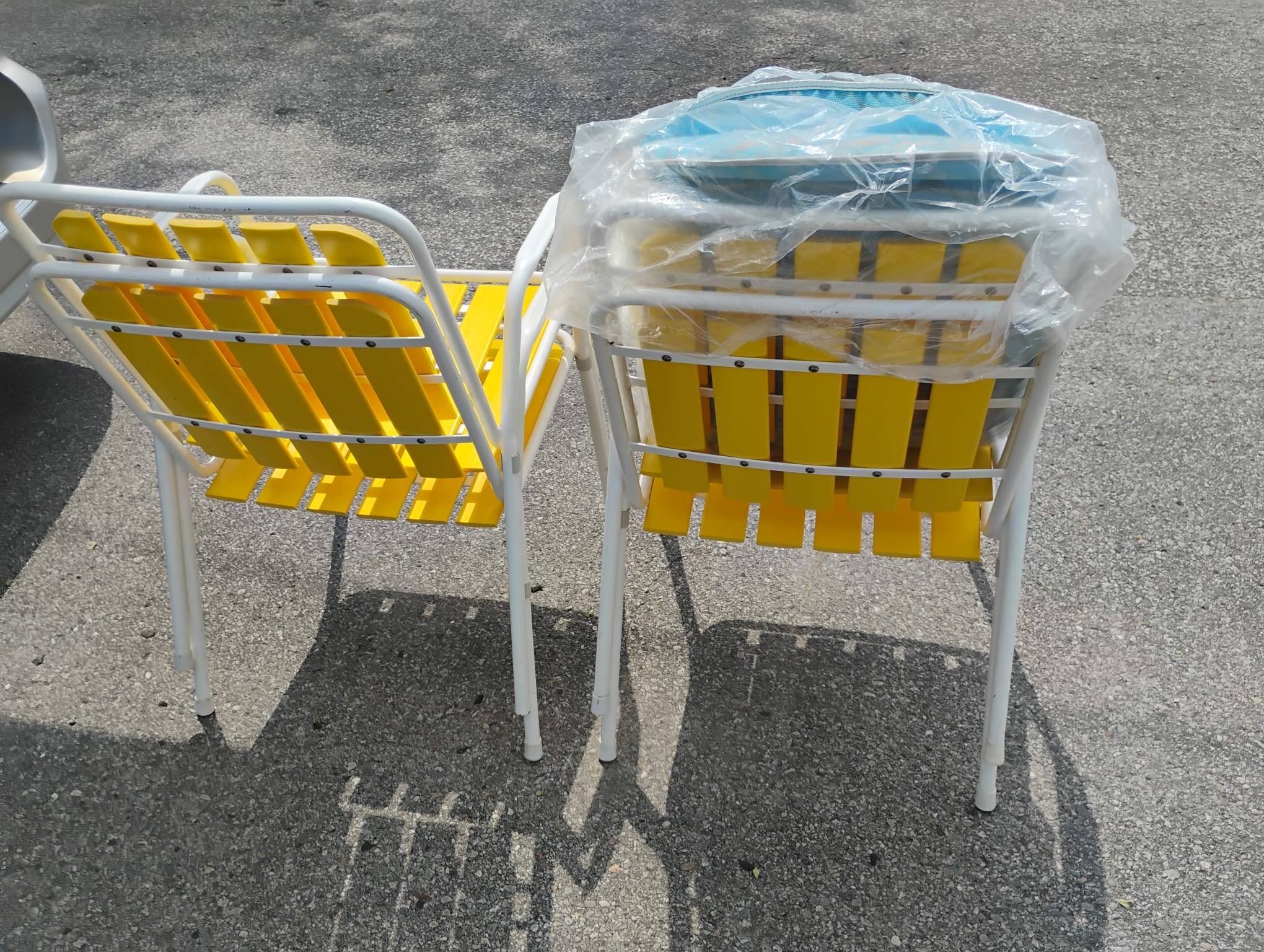 Vintage 80s Heavy Duty Yellow/White Patio Chairs w/Covers NEW!!! - photo 4