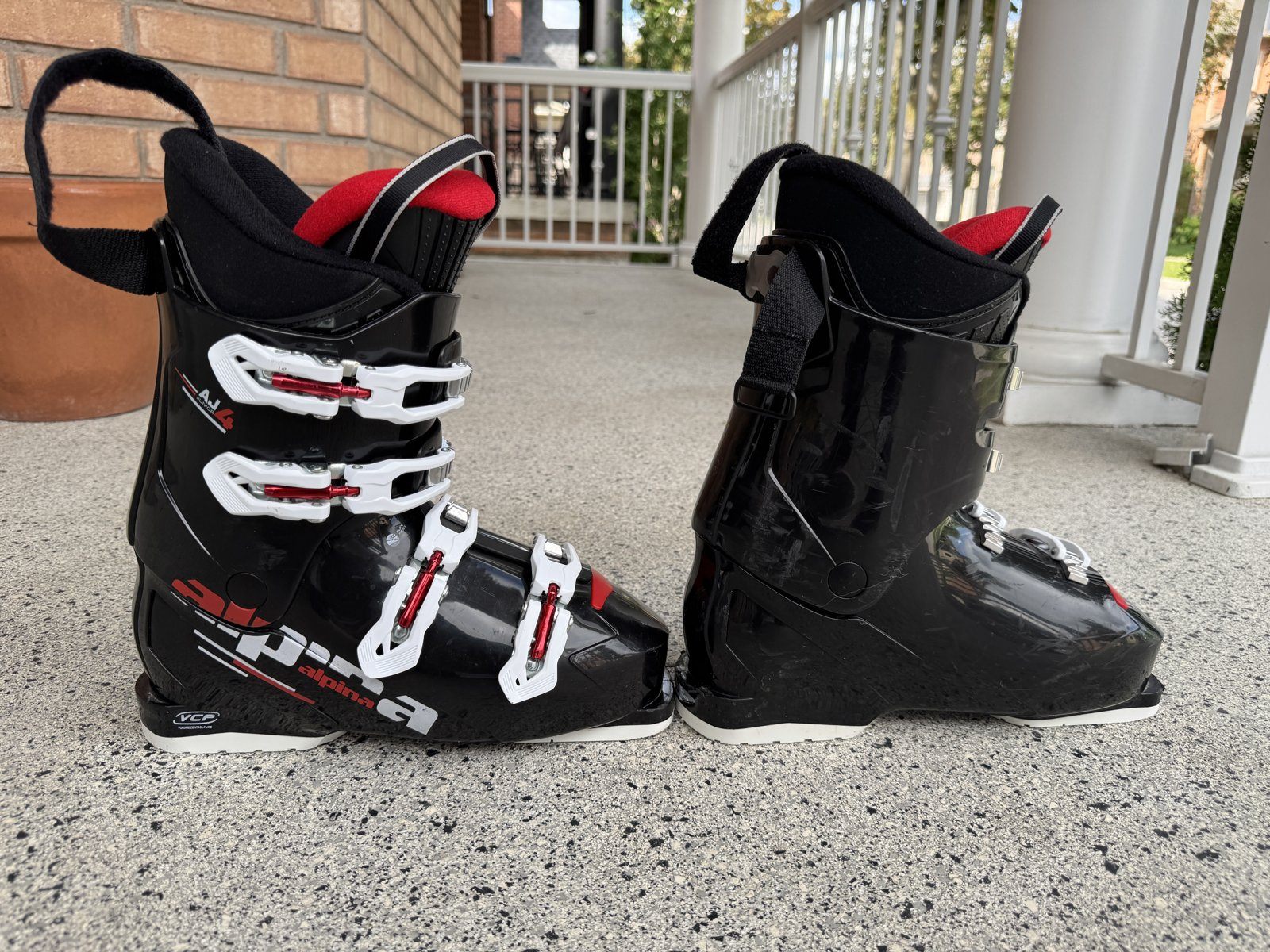 Alpina AJ4 Junior Ski Boots Mondo 26 / US 8 — Flex 50 — Markham