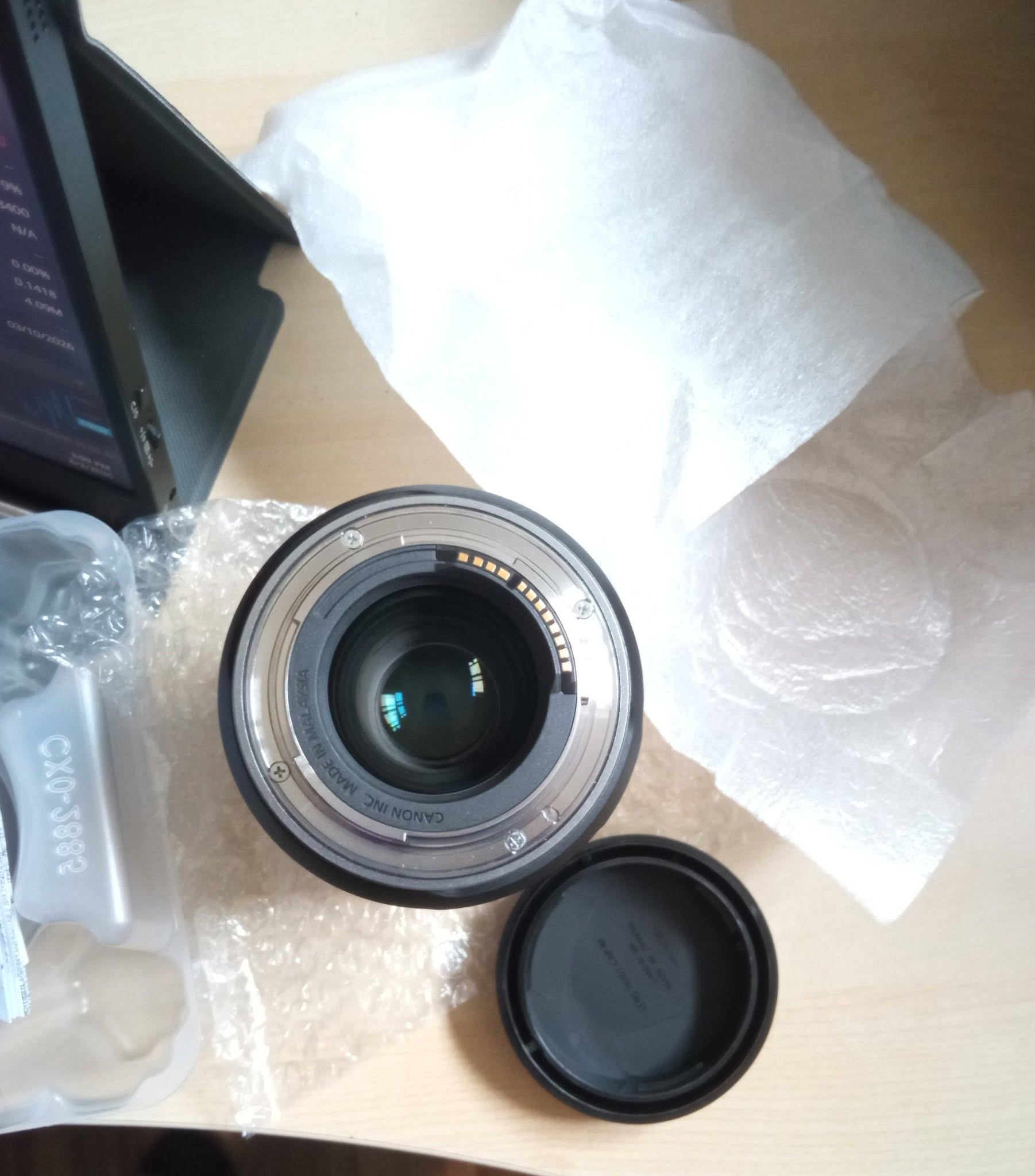 Canon RF 85mm f2 Macro IS STM - photo 3