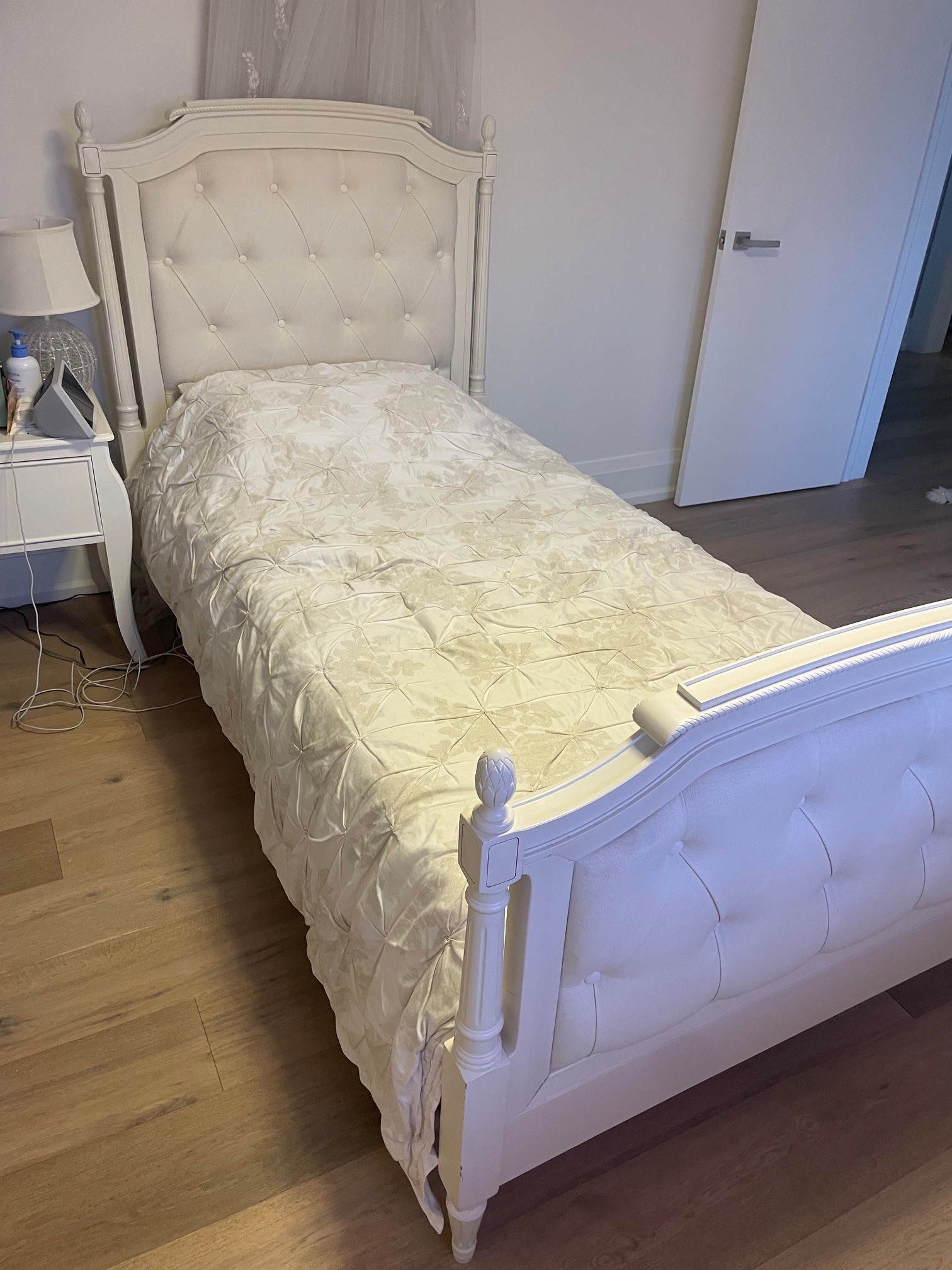 Pottery Barn Twin Bed including Mattress - photo 2