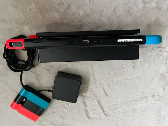 Nintendo switch + accessories - photo 3