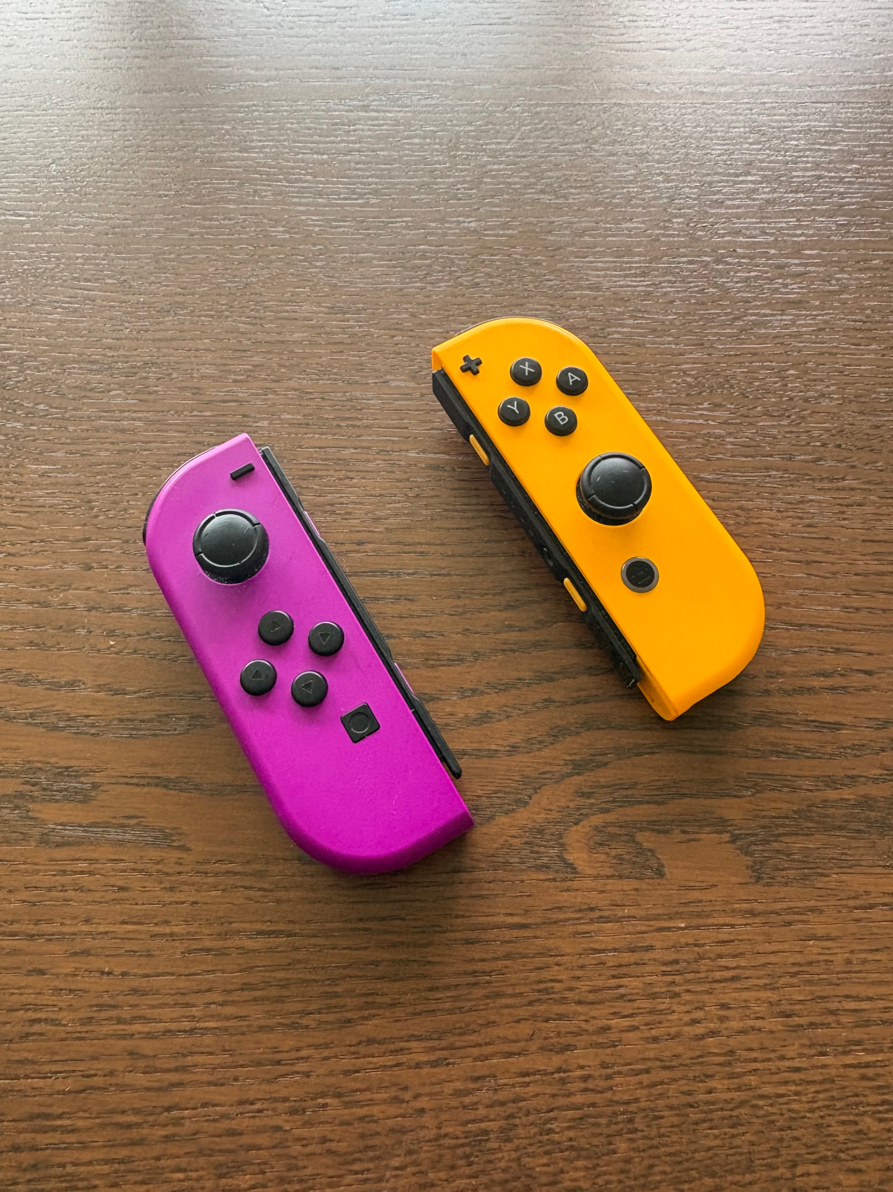 Nintendo 2 JoyCons, Charging Dock and Grips Set - photo 3