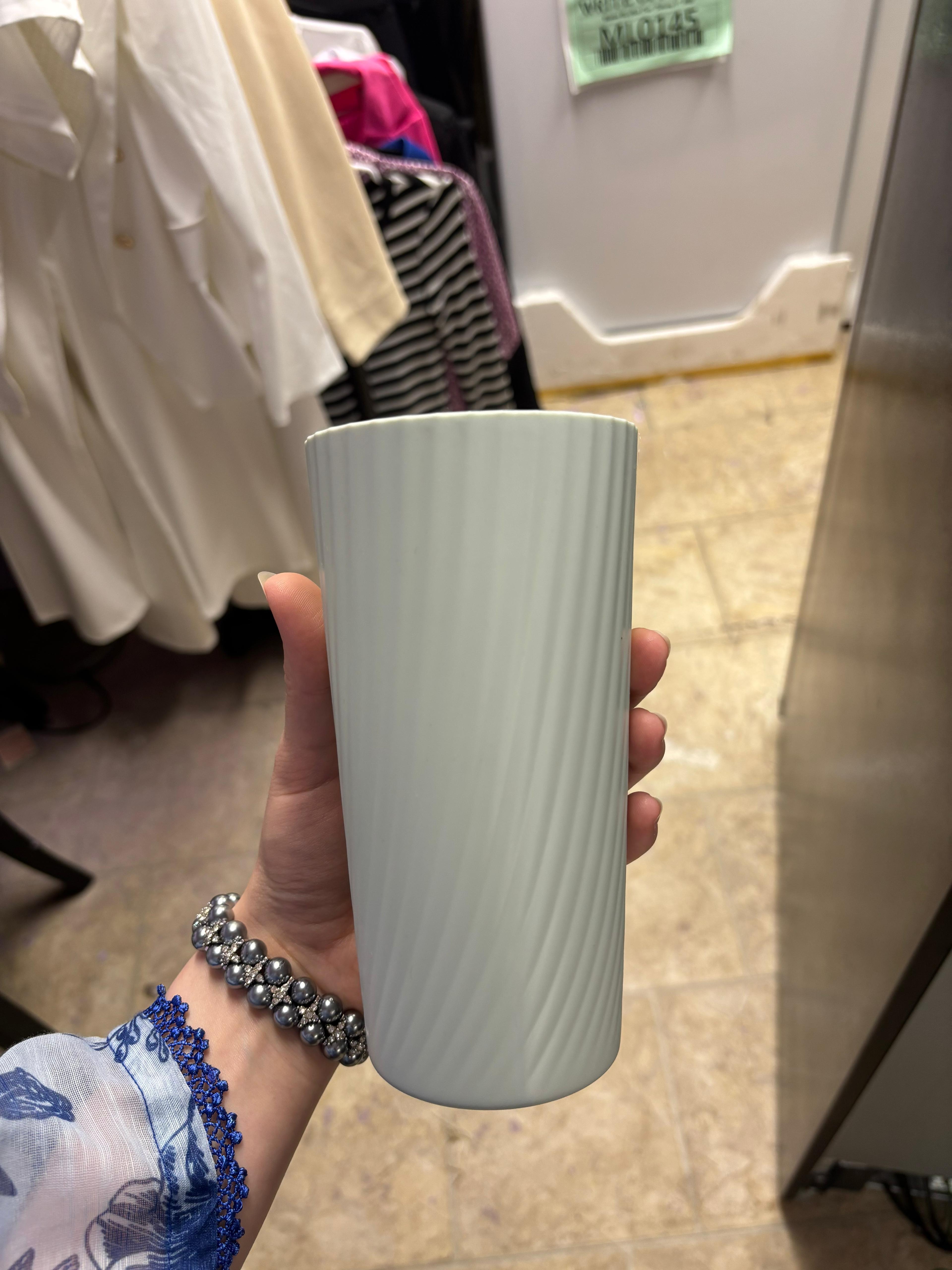 Plastic Cups - 3 for $1 - Many Colours - Mix & Match - photo 3