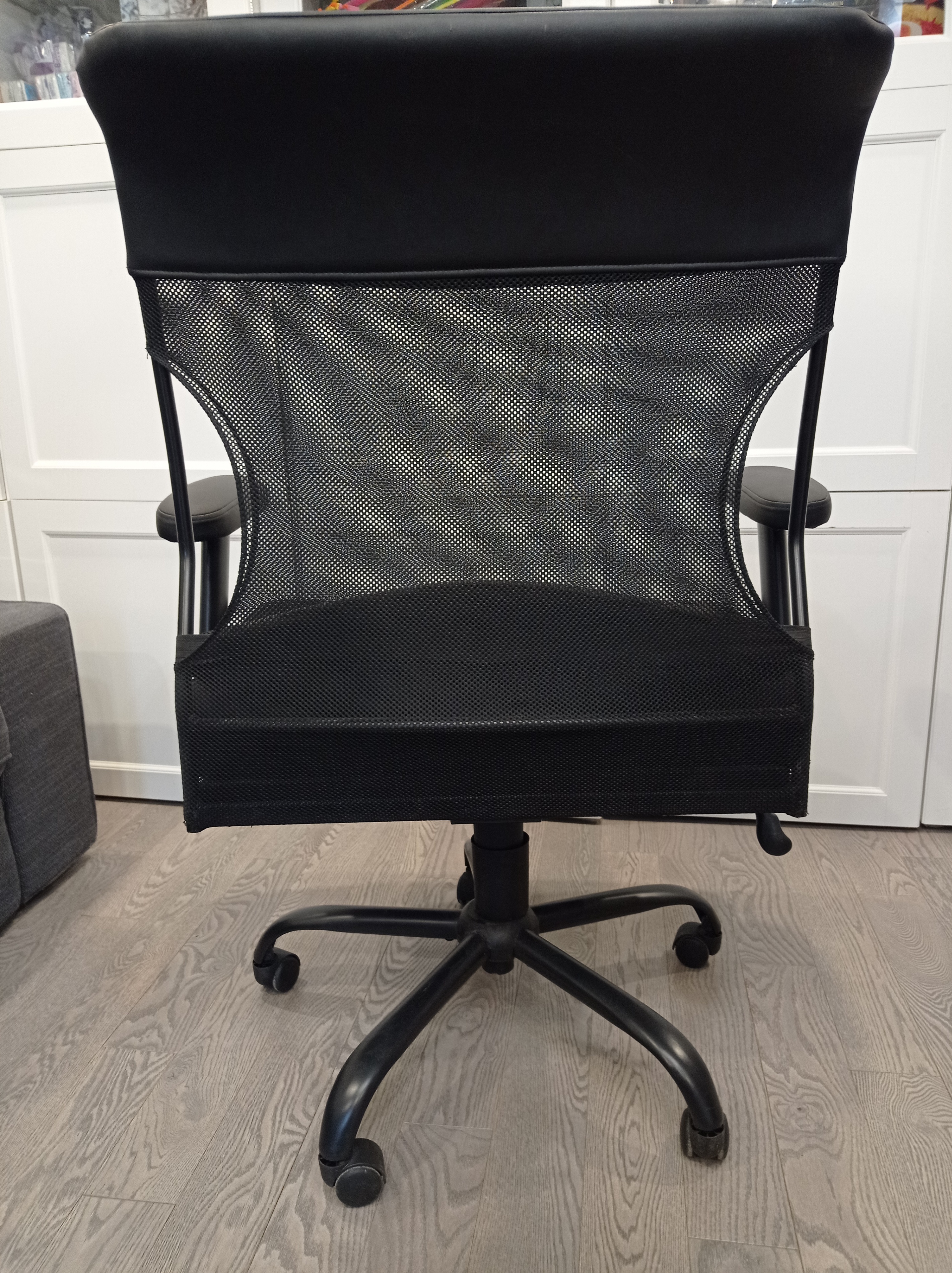 Like New Wide Seat Ergonomic Office Chair - photo 3