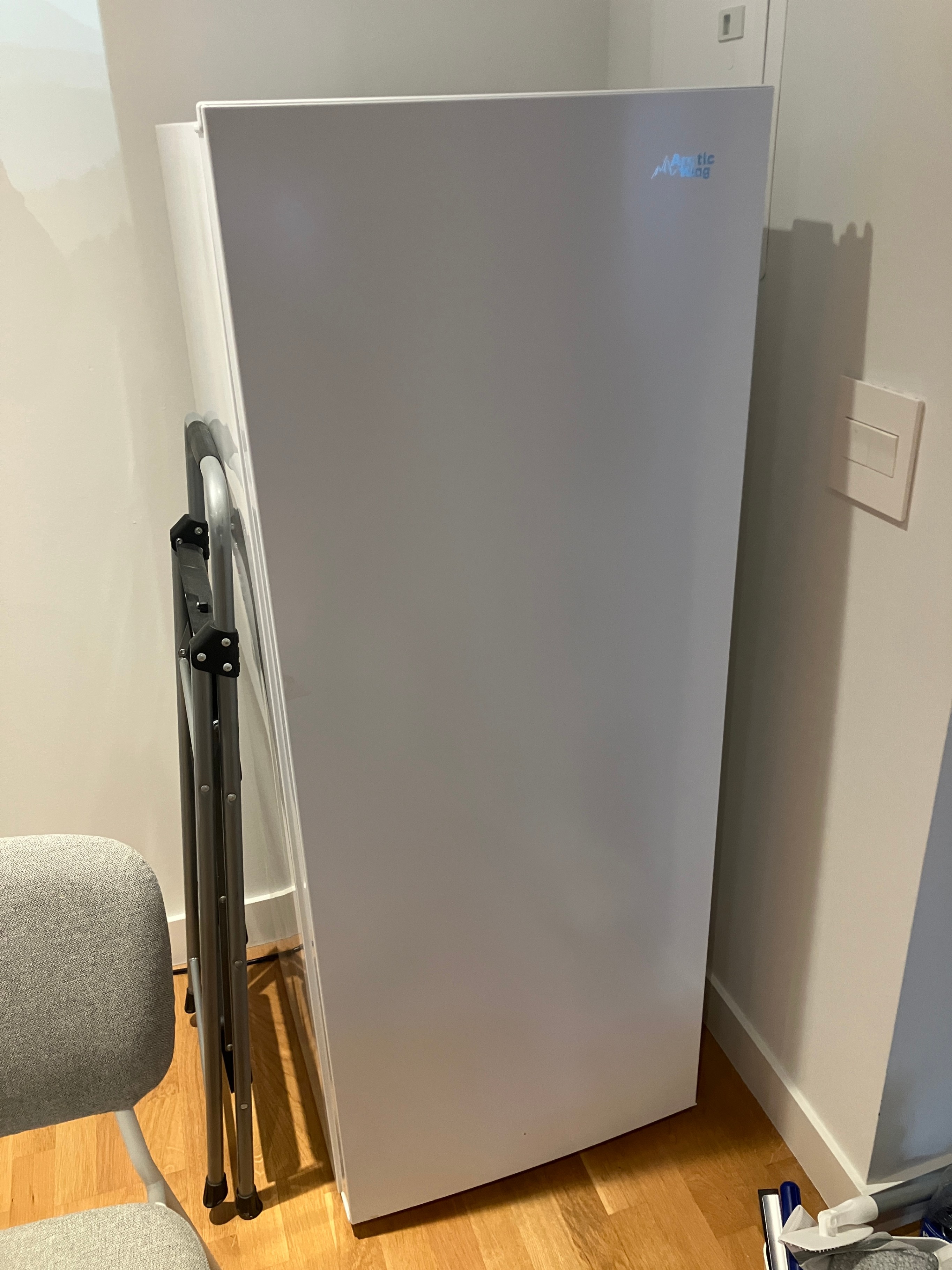 Arctic King 7.0 cb ft Standing Freezer