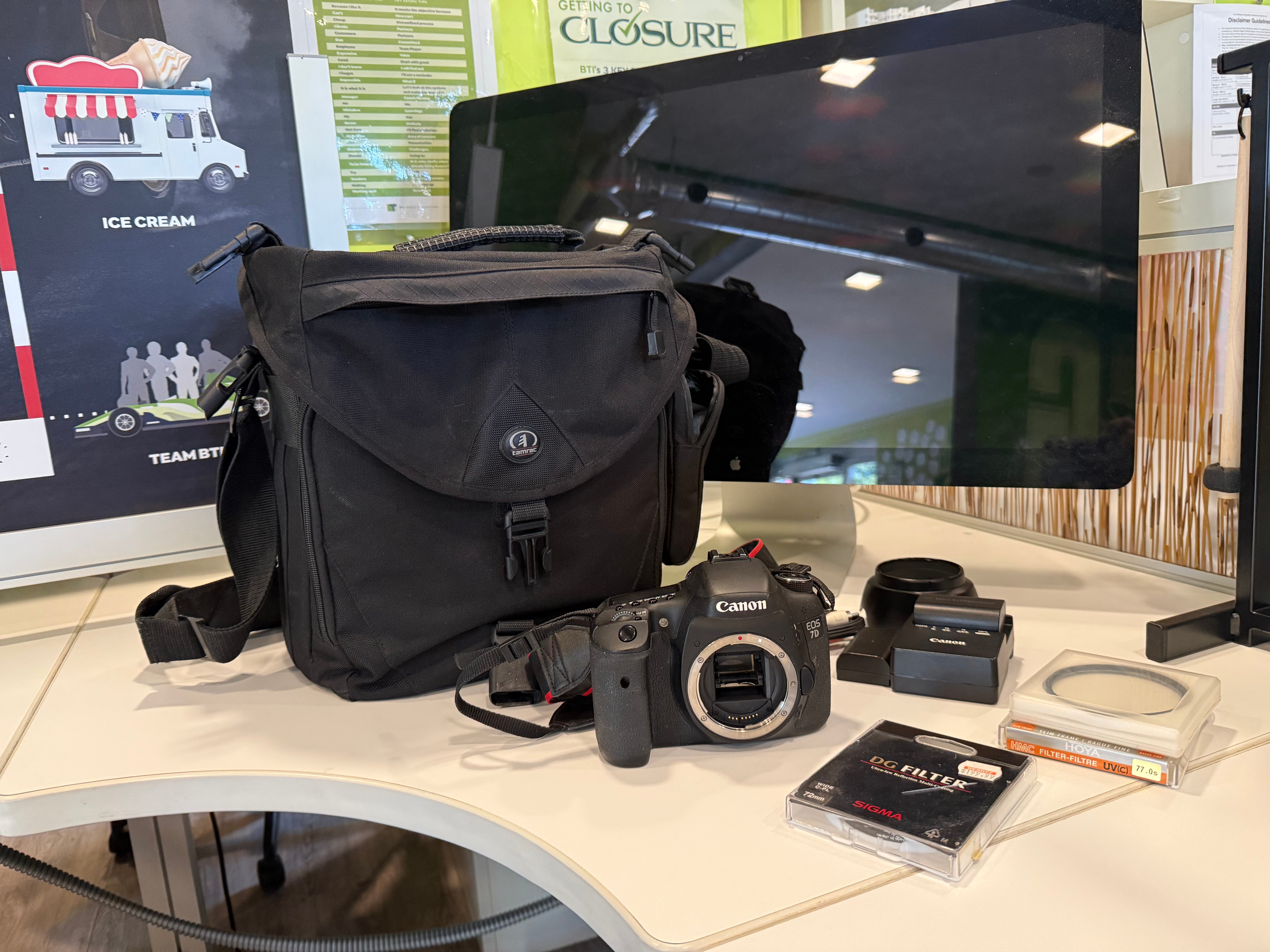 Canon EOS 7D Camera Bundle with Bag and Accessories - photo 2