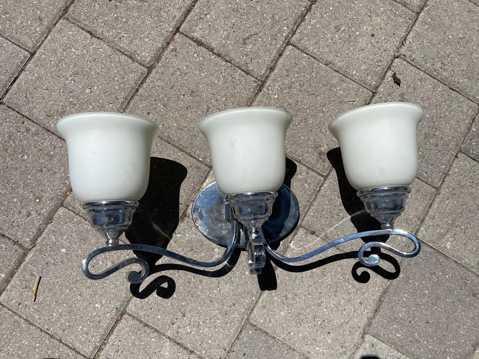 Chrome Bathroom Vanity Lights - photo 2