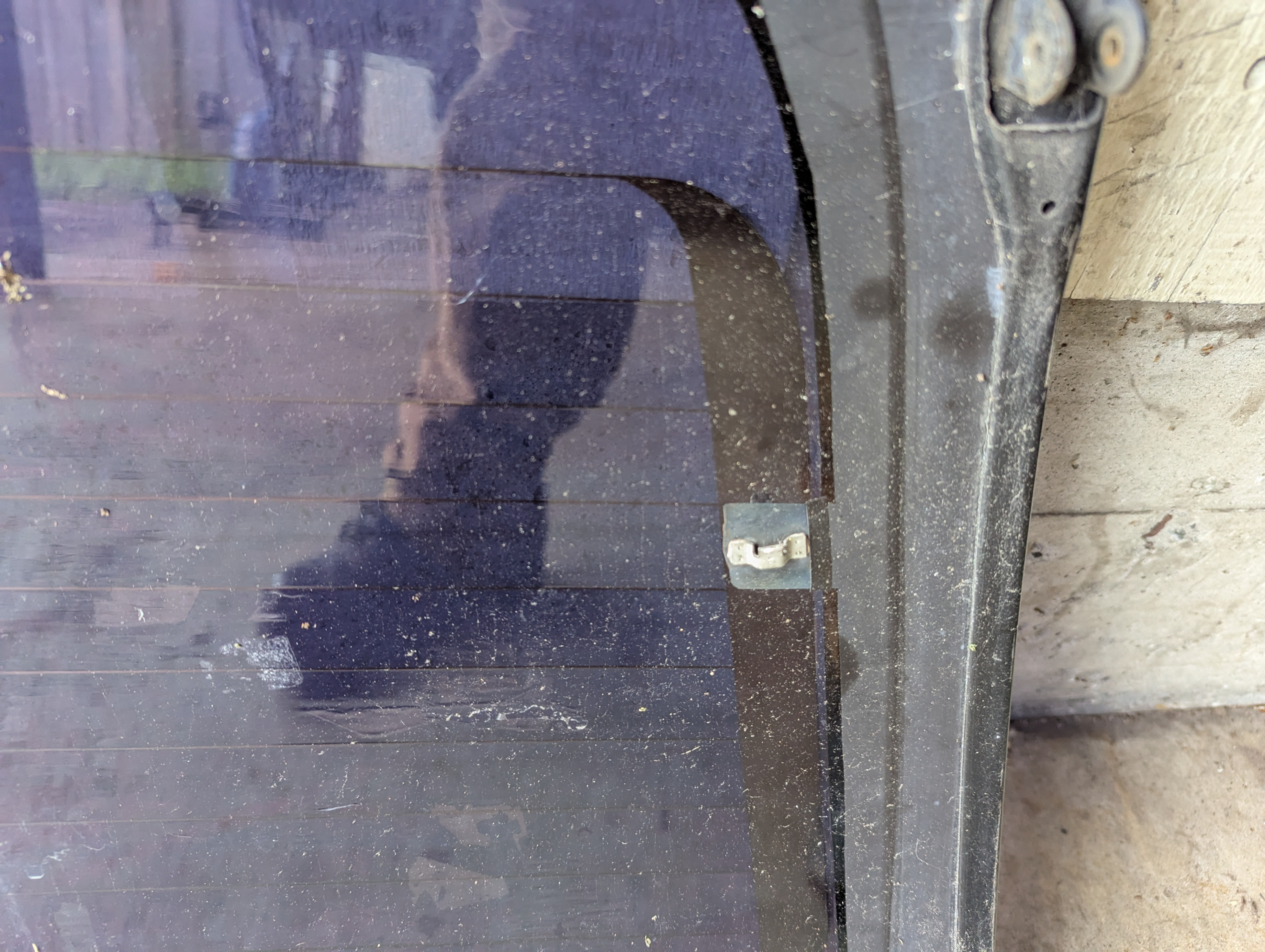 GMC 1998 Jimmy Sedan Back Glass - photo 3