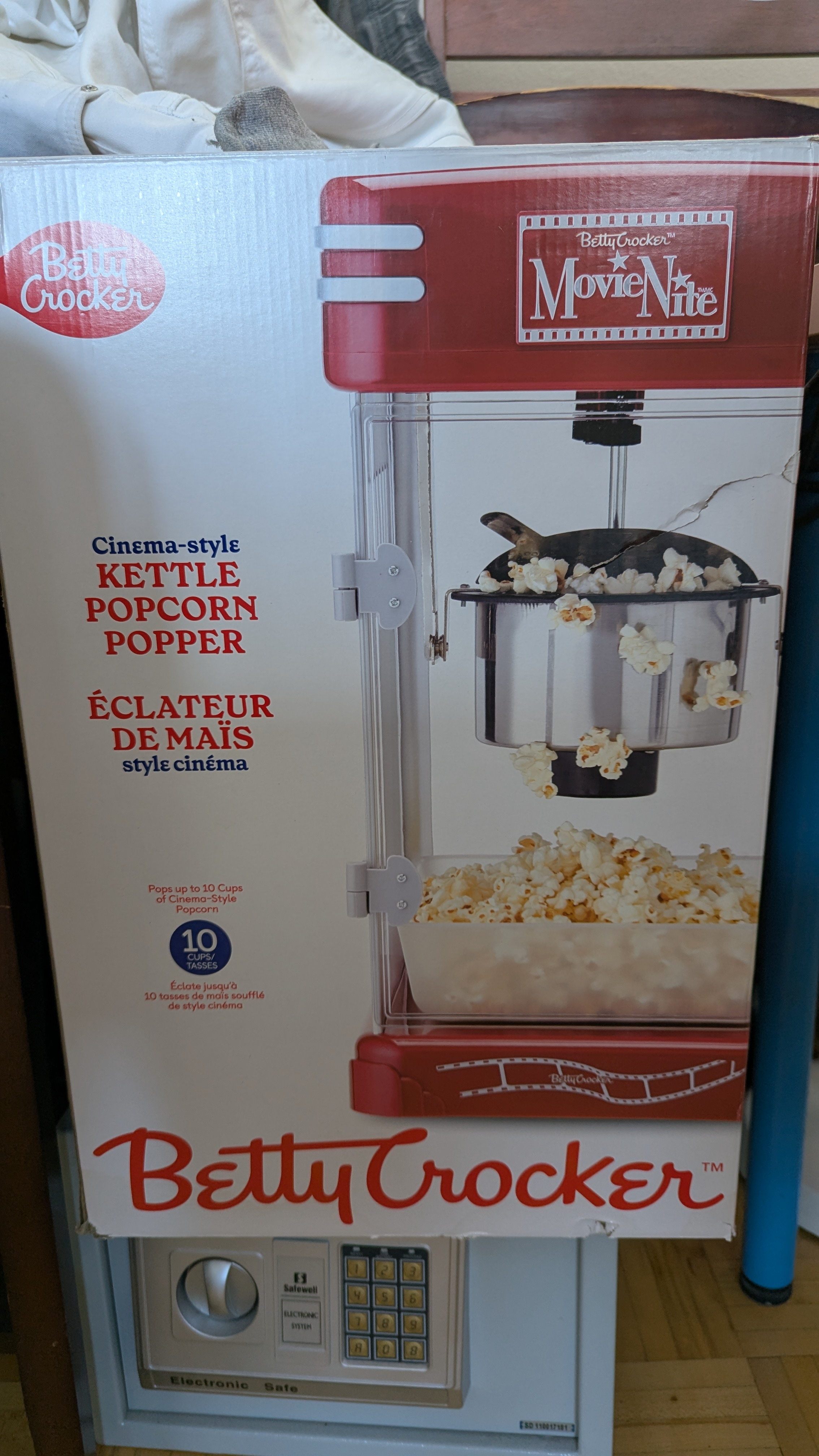 Used Betty Crocker Movie Nite Cinema-Style Kettle Popcorn Maker - photo 2