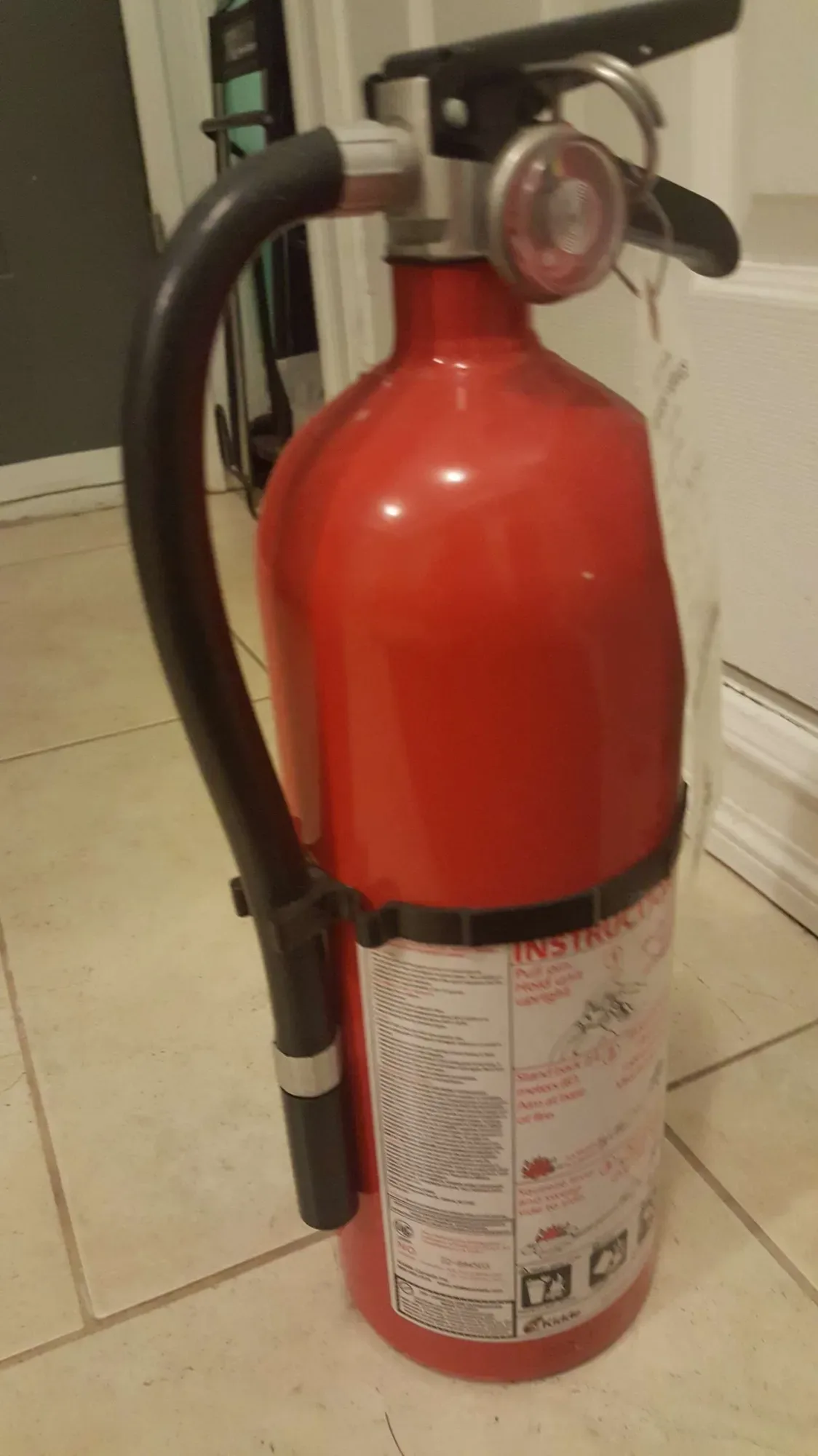 fire extinguisher - photo 3