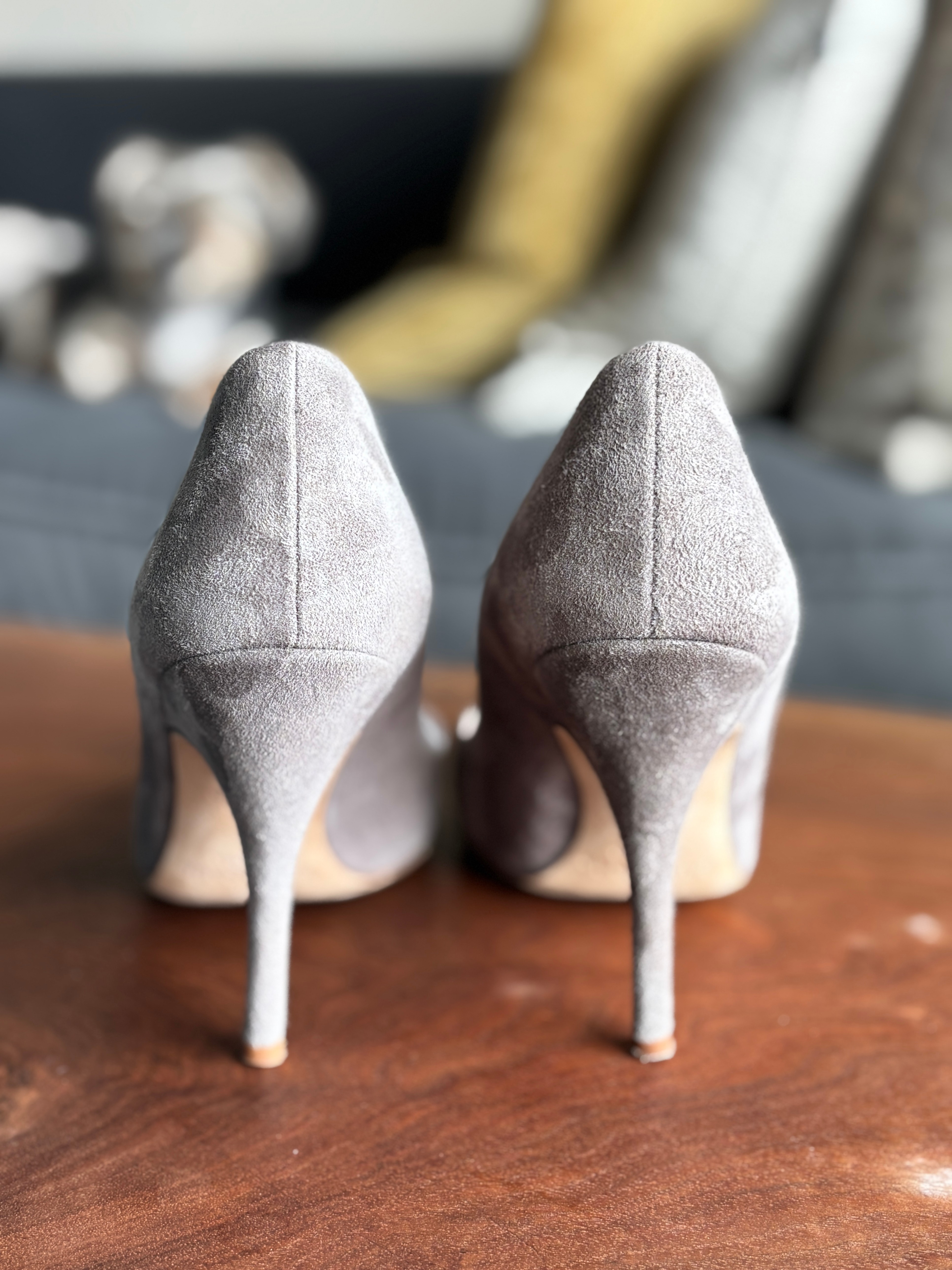 Kate Spade Gray Suede Licorice Pumps – Made in Italy – Size 6.5B - photo 4